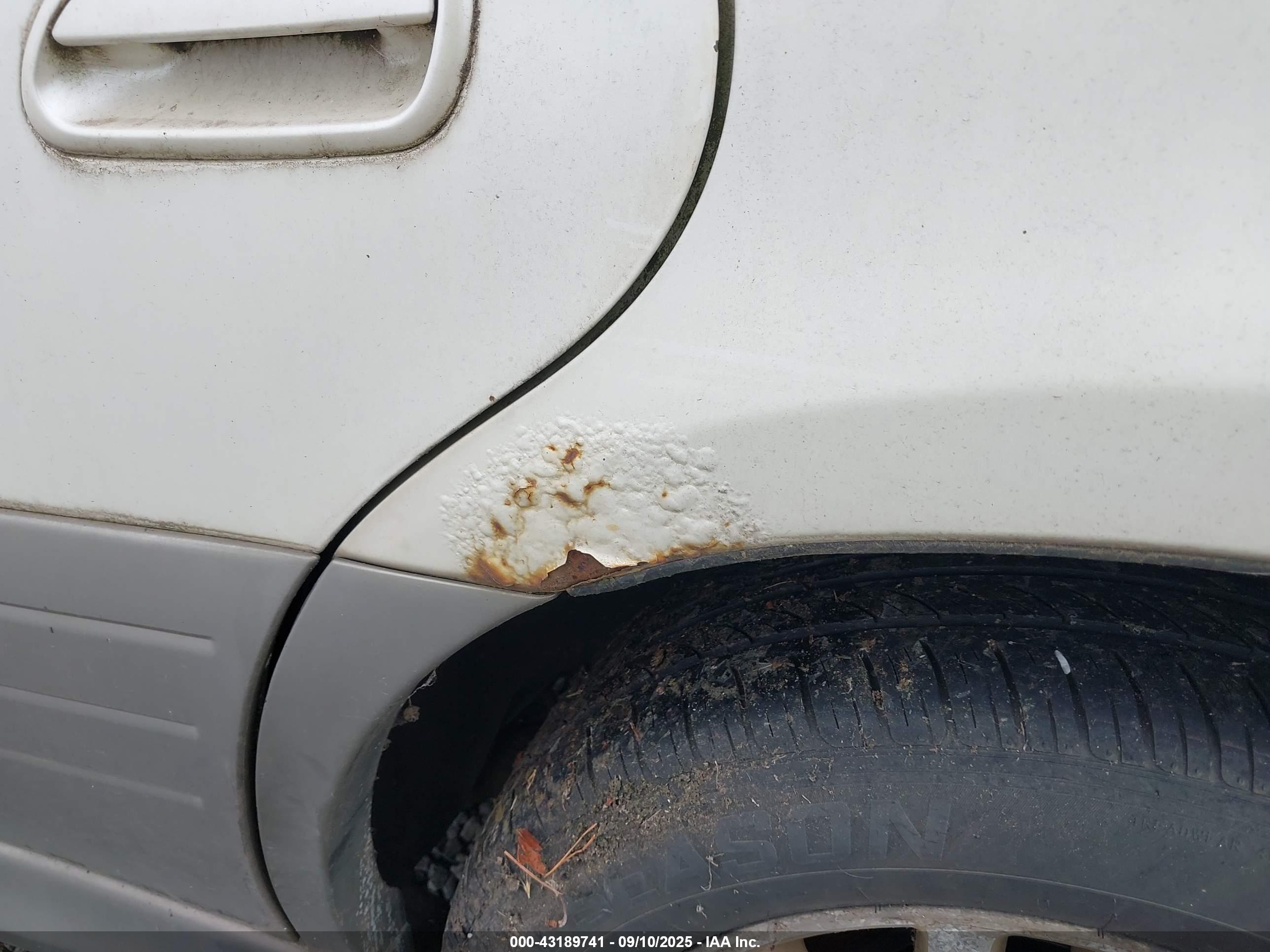 SUBARU OUTBACK image 6