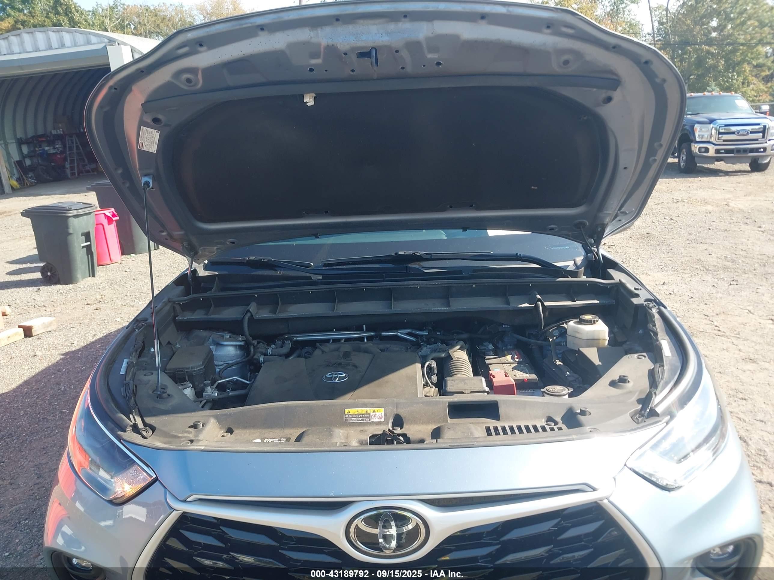 TOYOTA HIGHLANDER image 10
