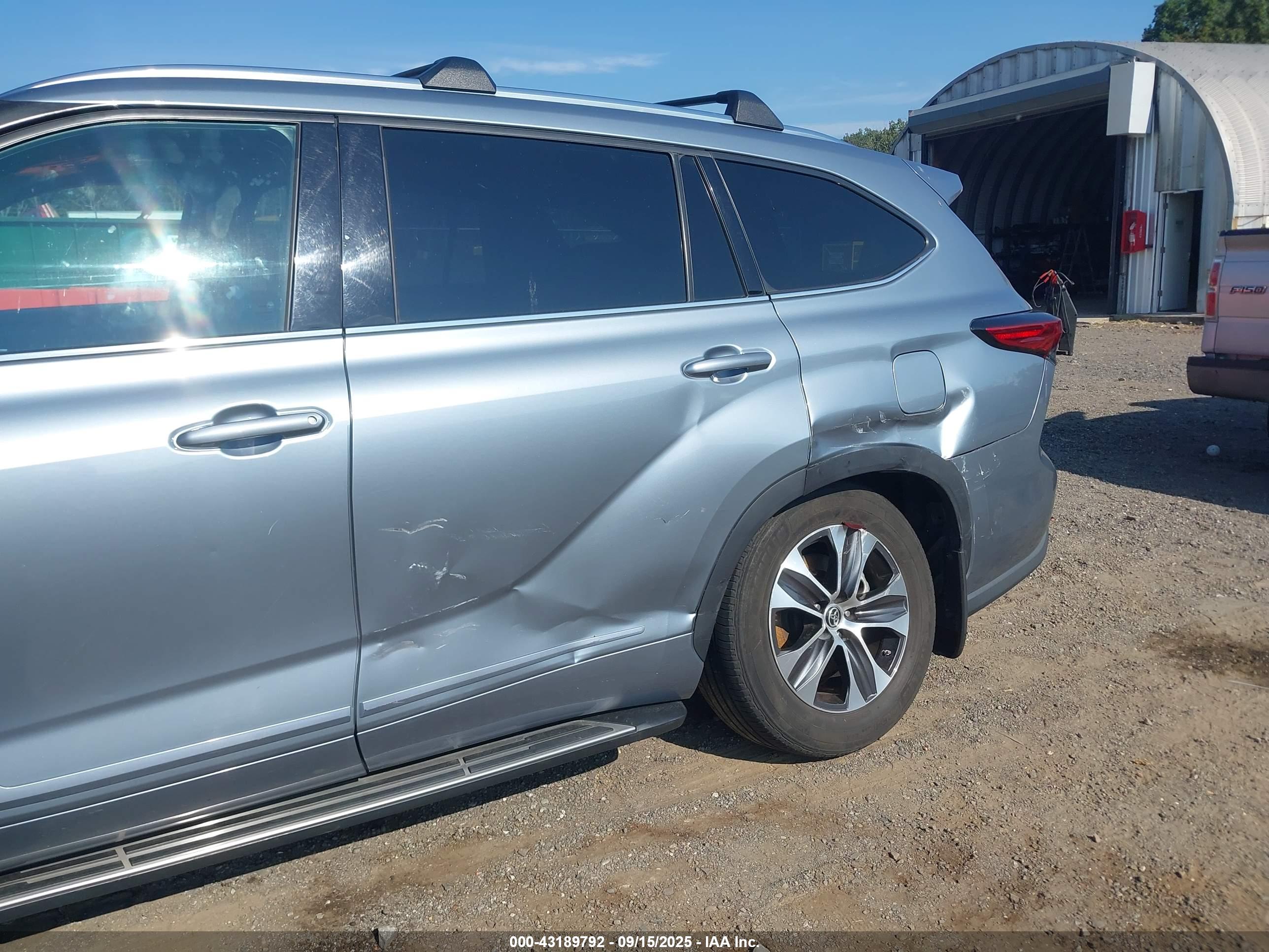 TOYOTA HIGHLANDER image 6