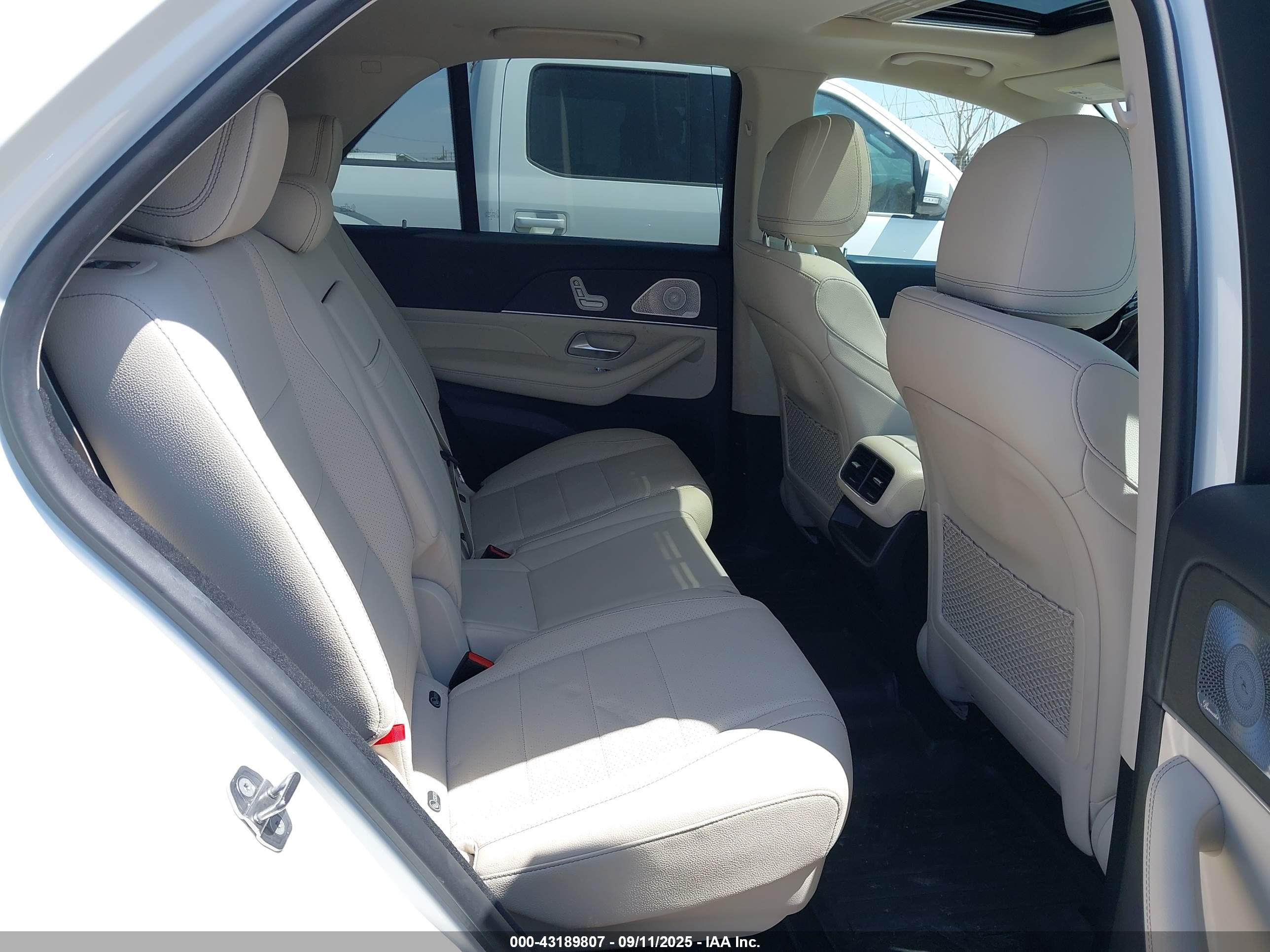 MERCEDES-BENZ GLE image 8