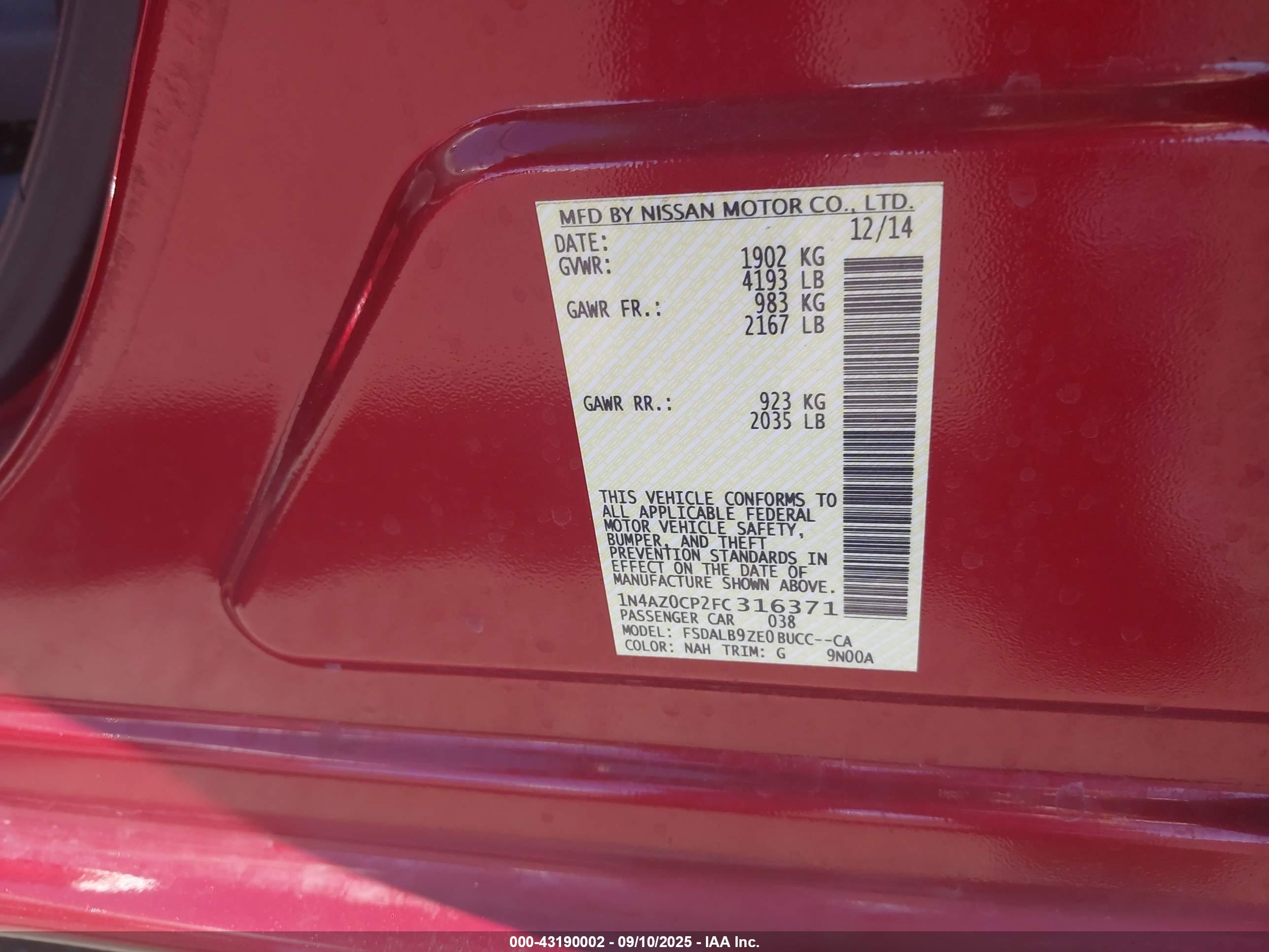NISSAN LEAF image 9