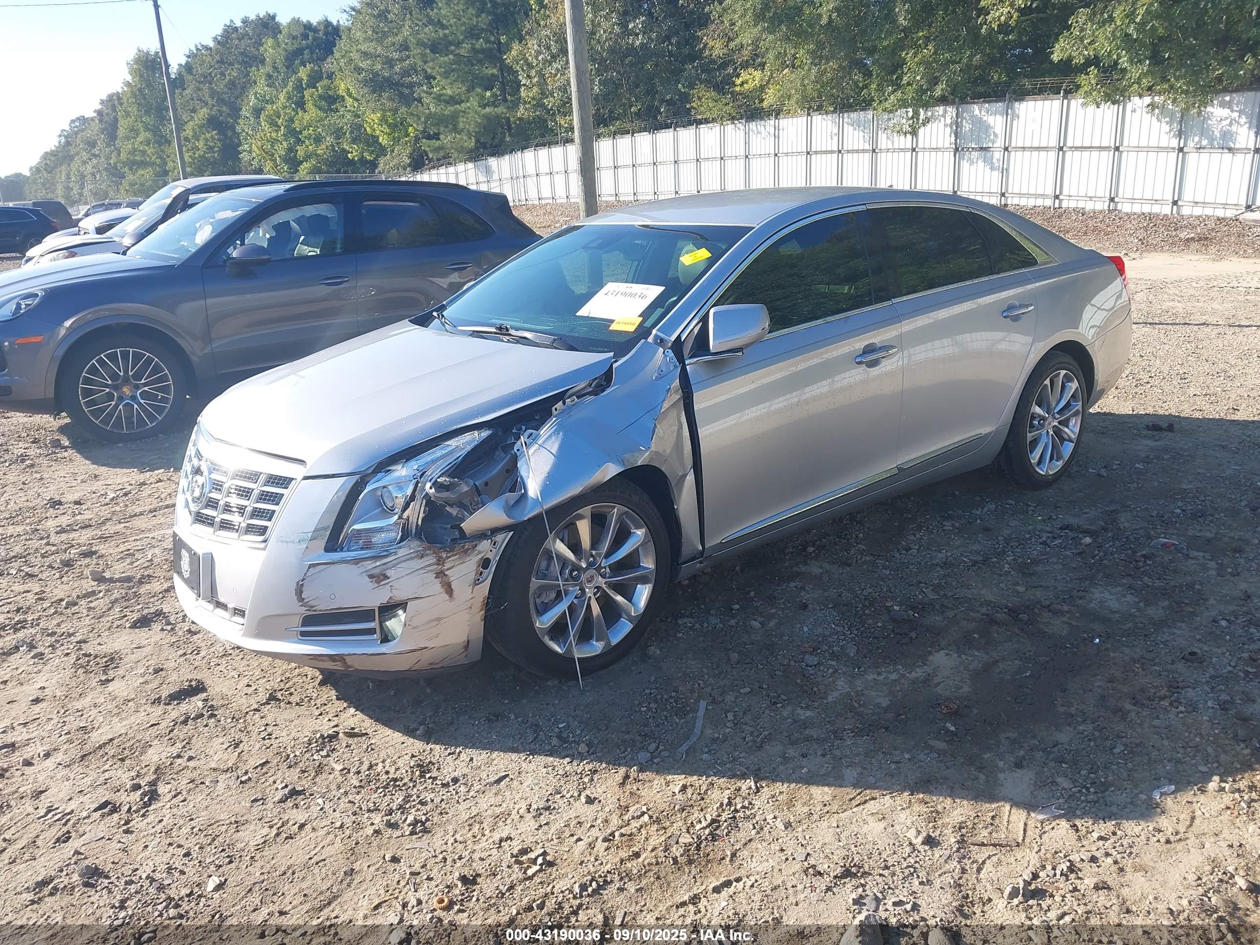 CADILLAC XTS image 2