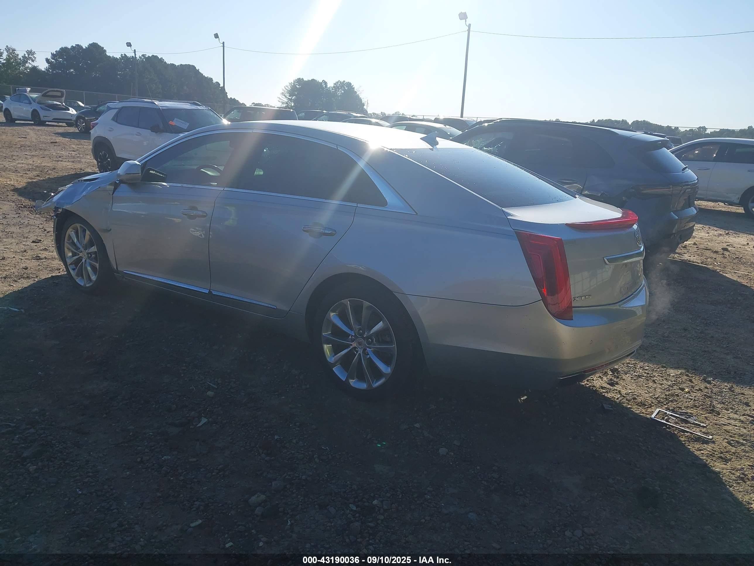 CADILLAC XTS image 3