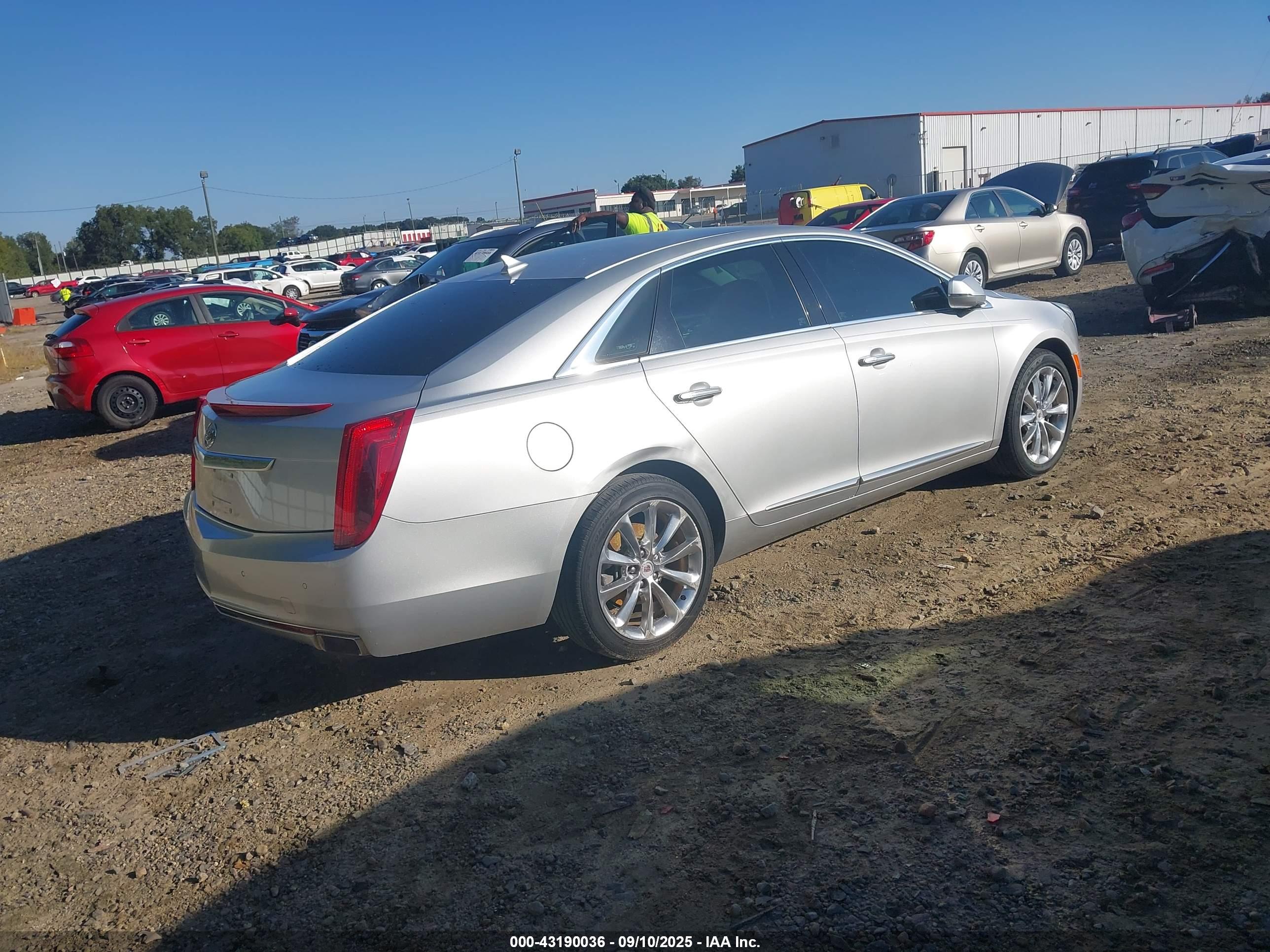 CADILLAC XTS image 4