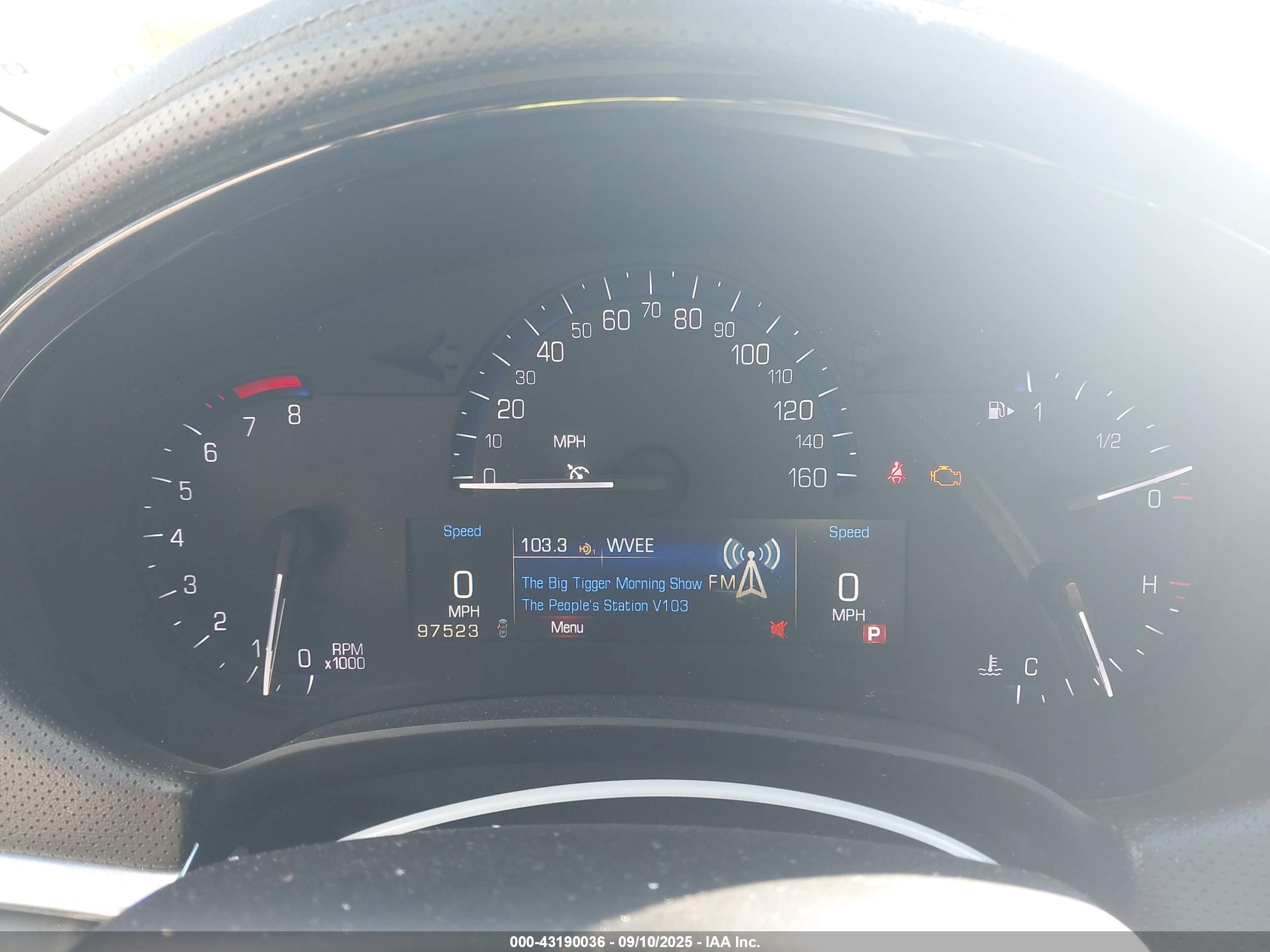 CADILLAC XTS image 7