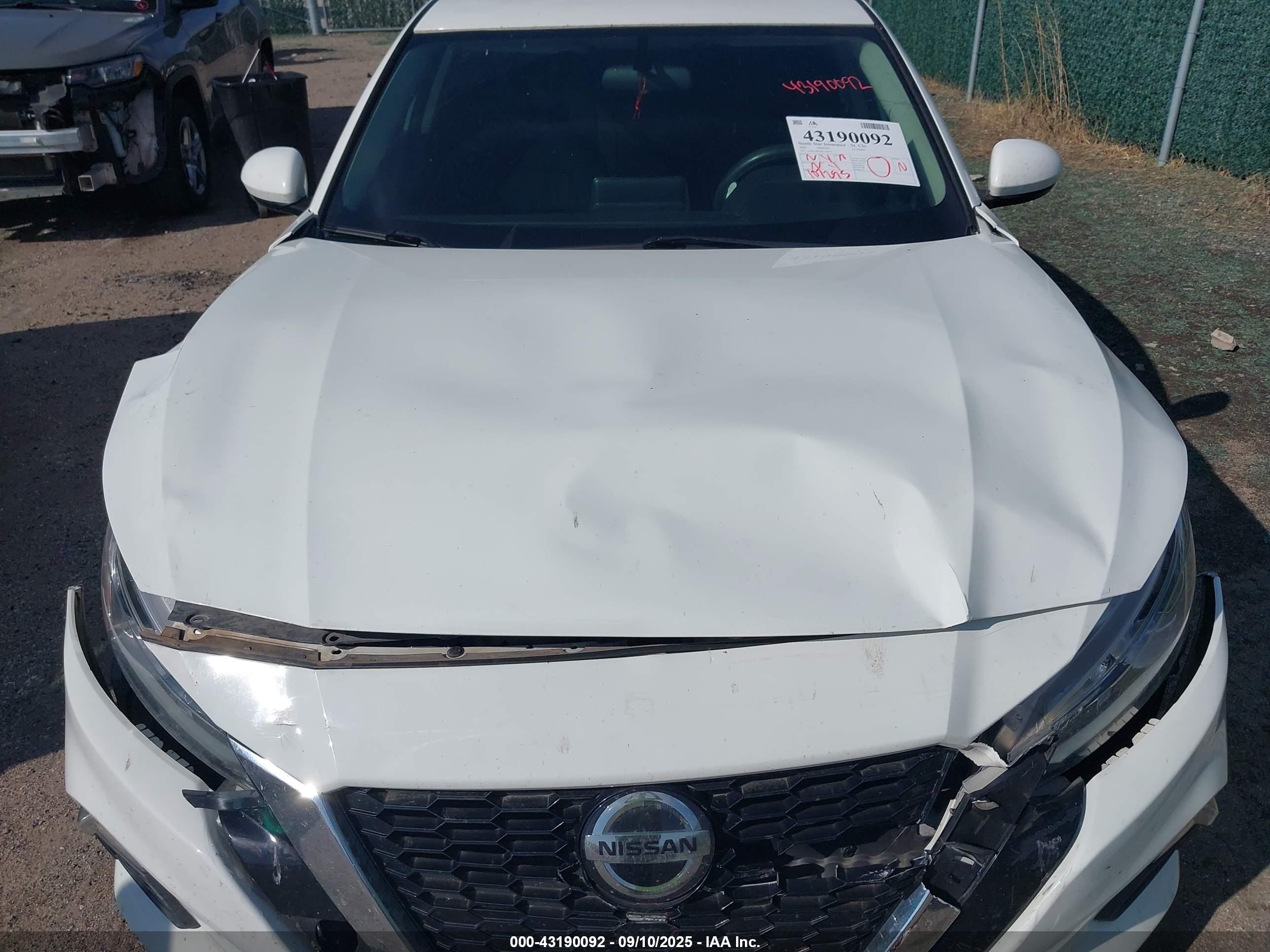 NISSAN ALTIMA image 10
