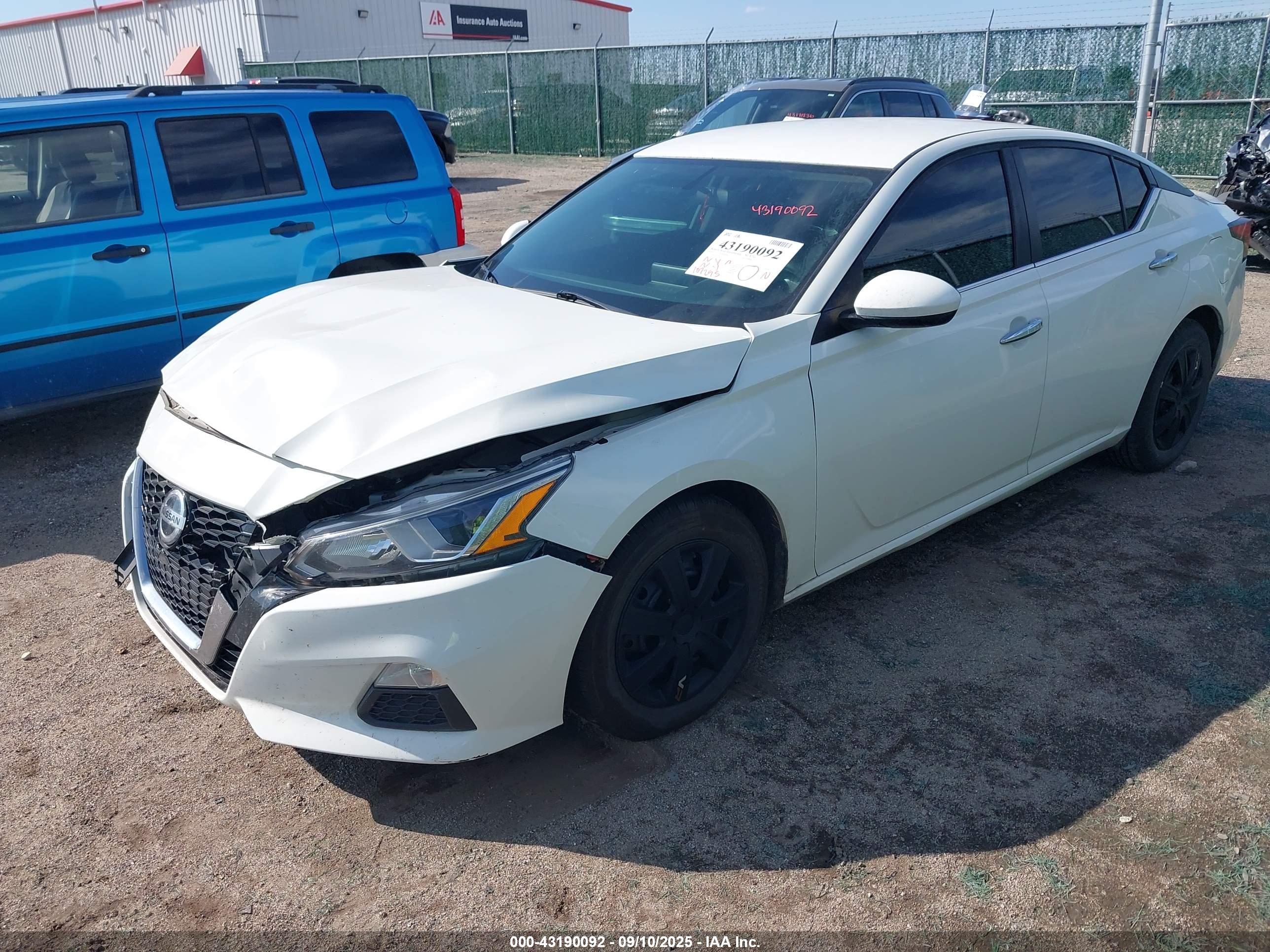 NISSAN ALTIMA image 2