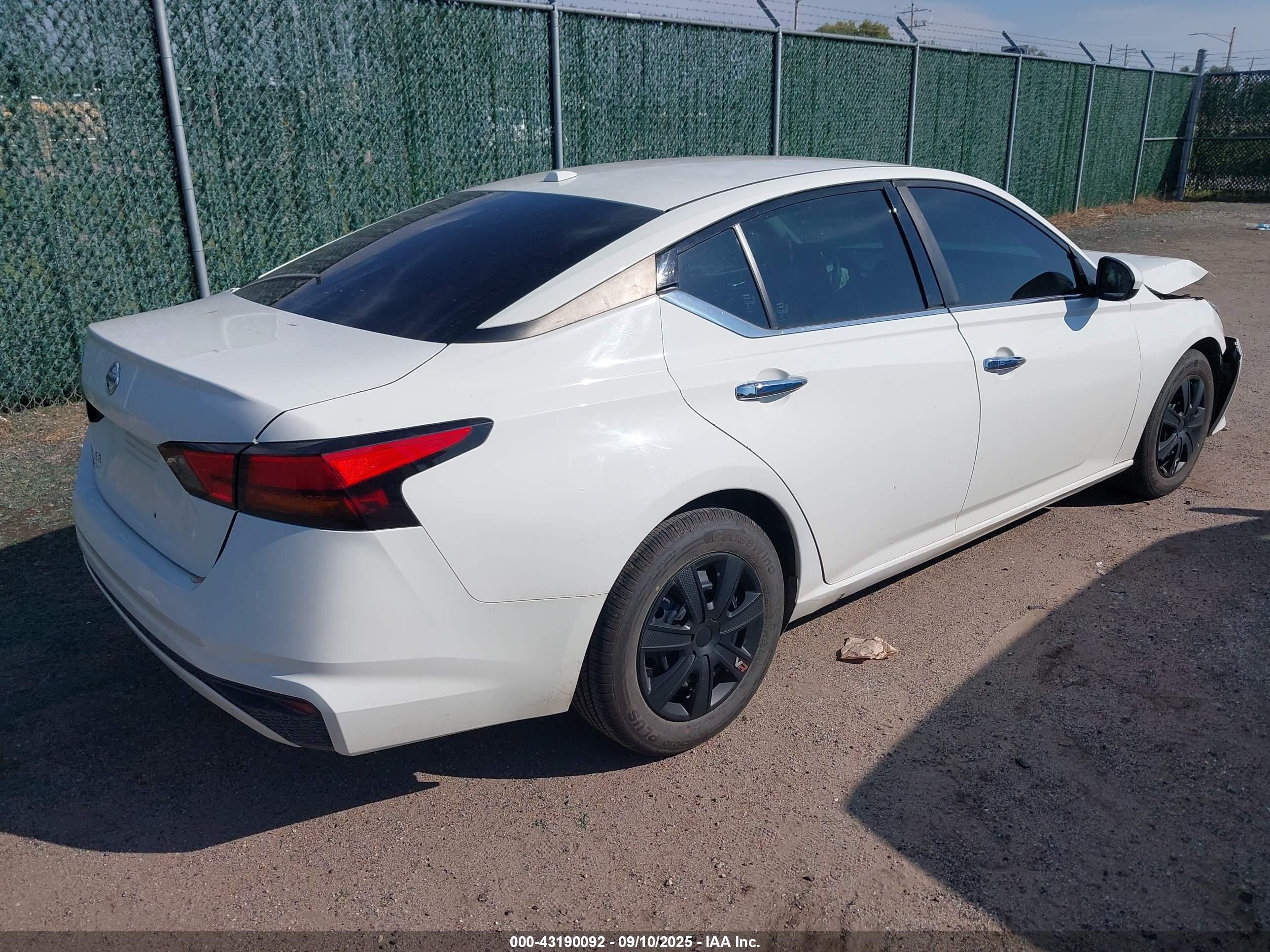 NISSAN ALTIMA image 4