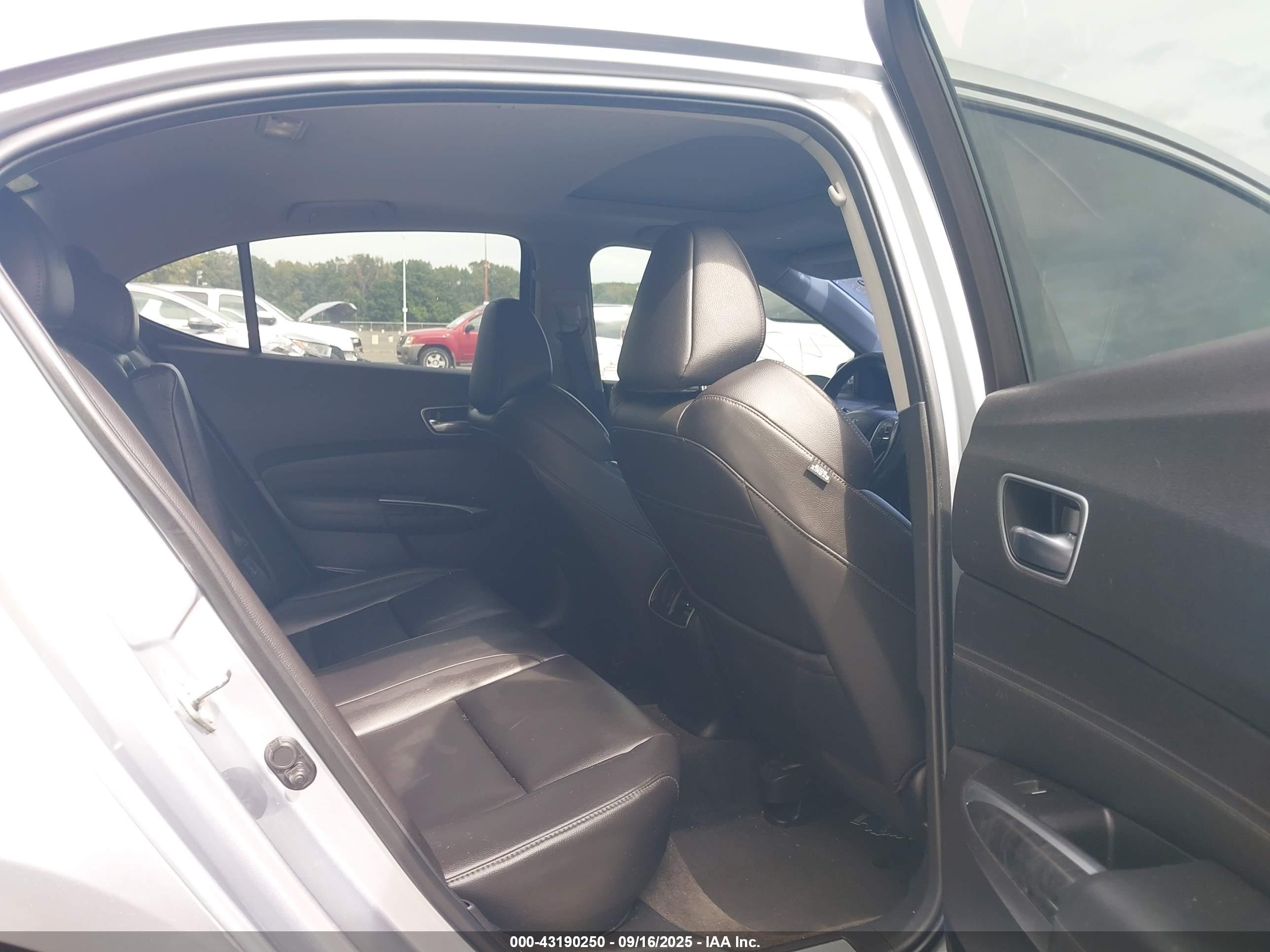 ACURA TLX image 8