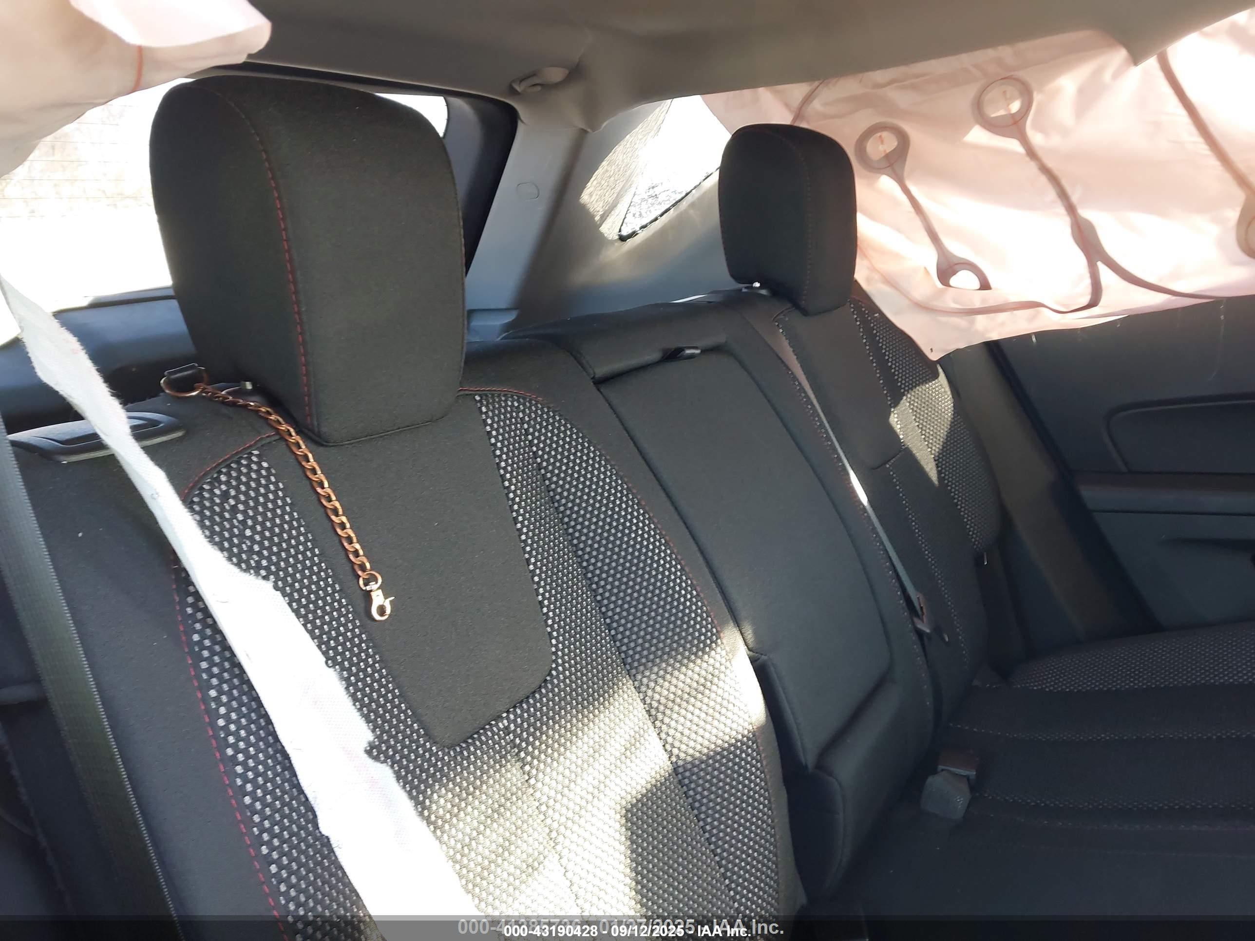 CHEVROLET EQUINOX image 8