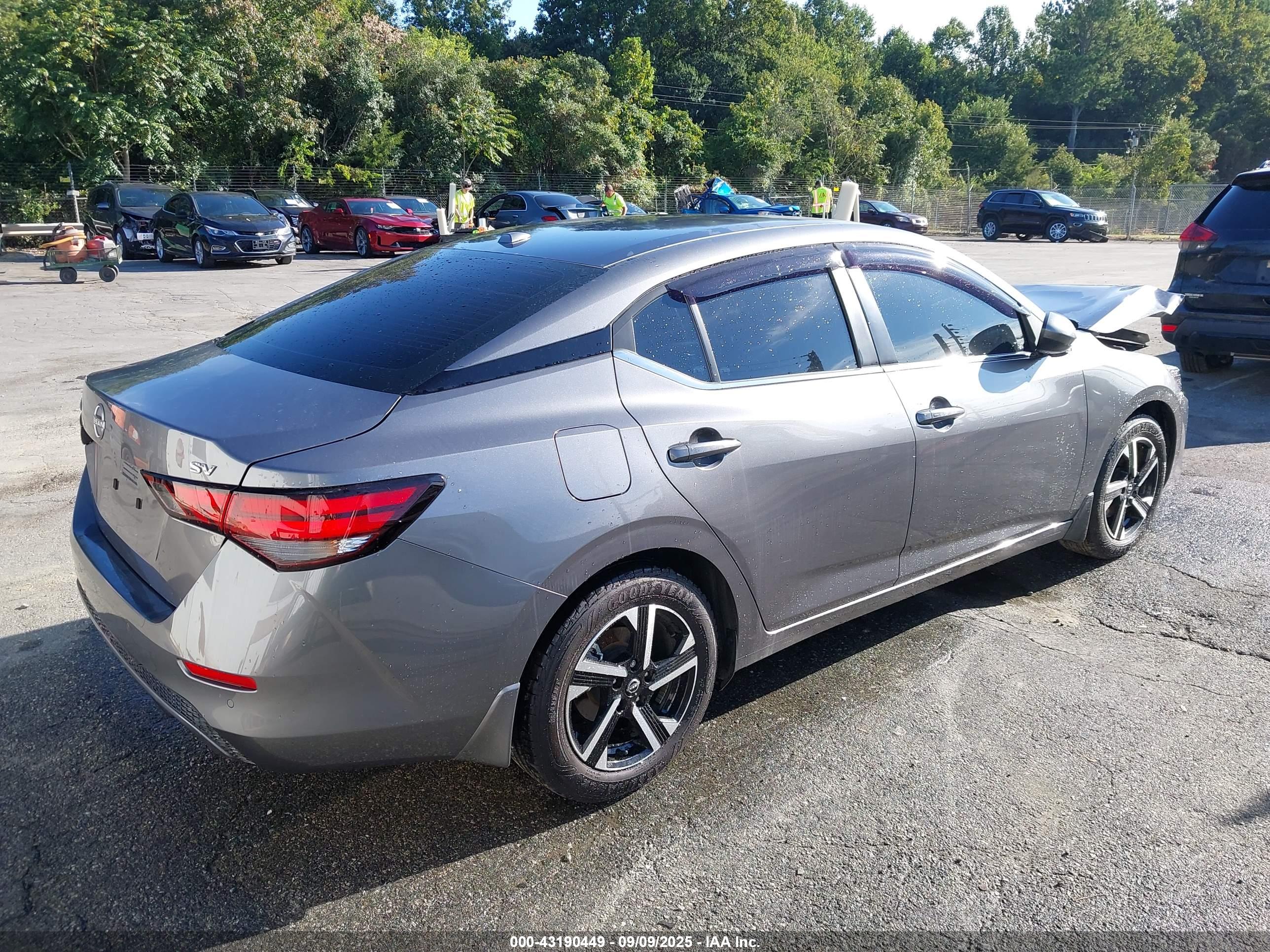 NISSAN SENTRA image 4