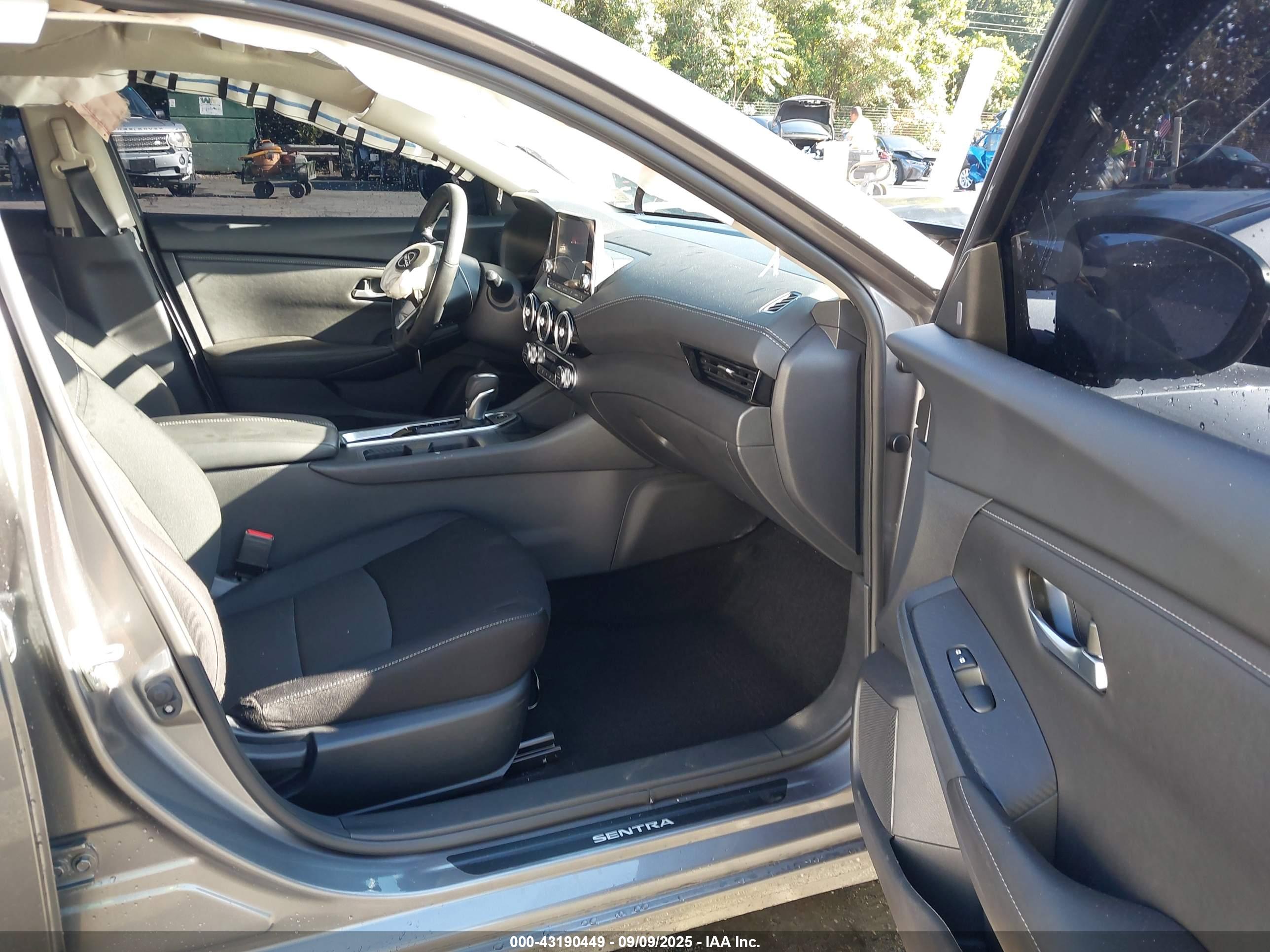 NISSAN SENTRA image 5