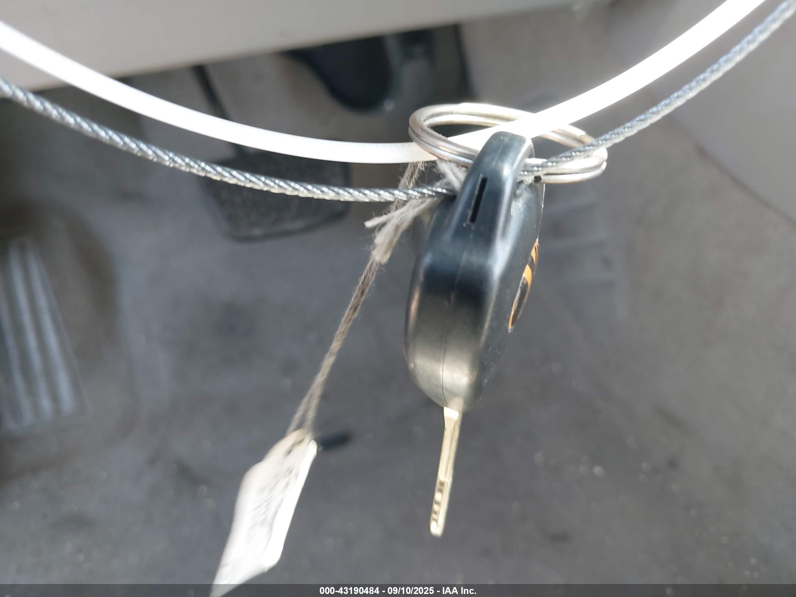 TOYOTA CAMRY image 11
