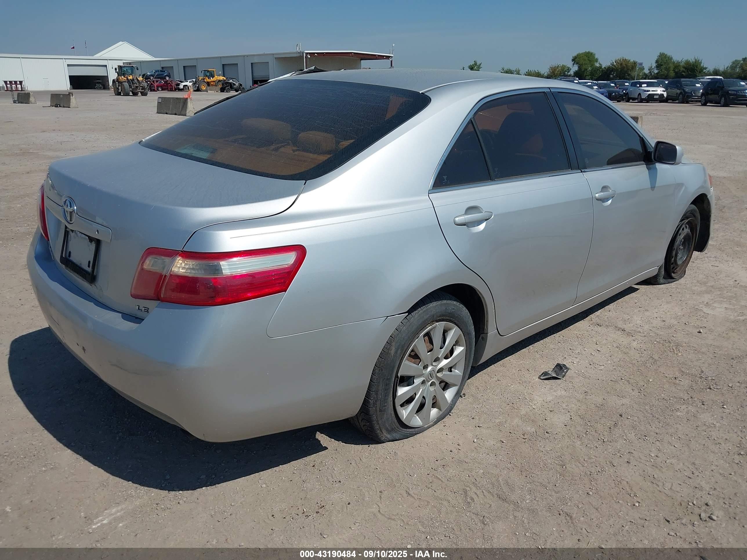 TOYOTA CAMRY image 4