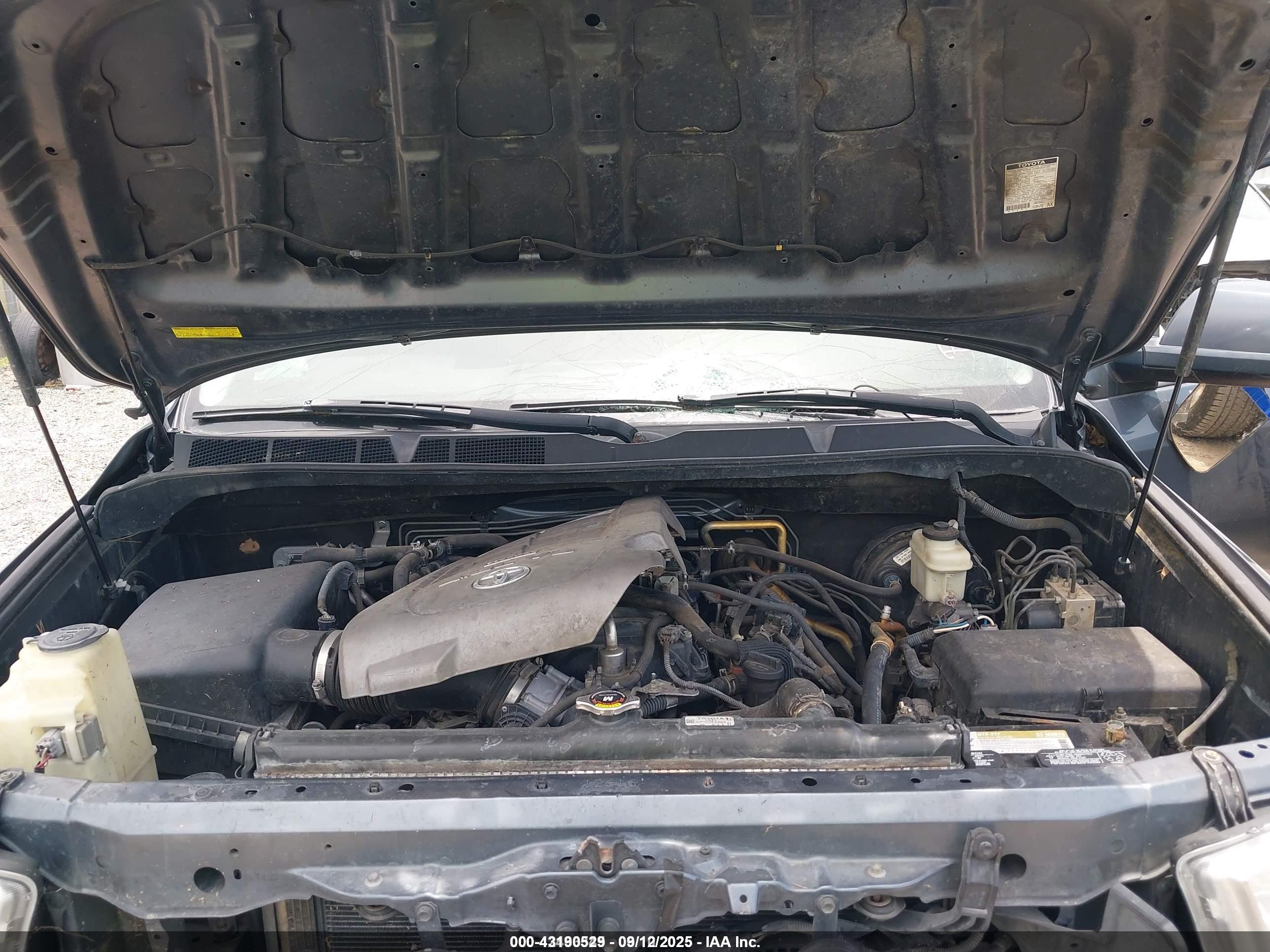 TOYOTA SEQUOIA image 10