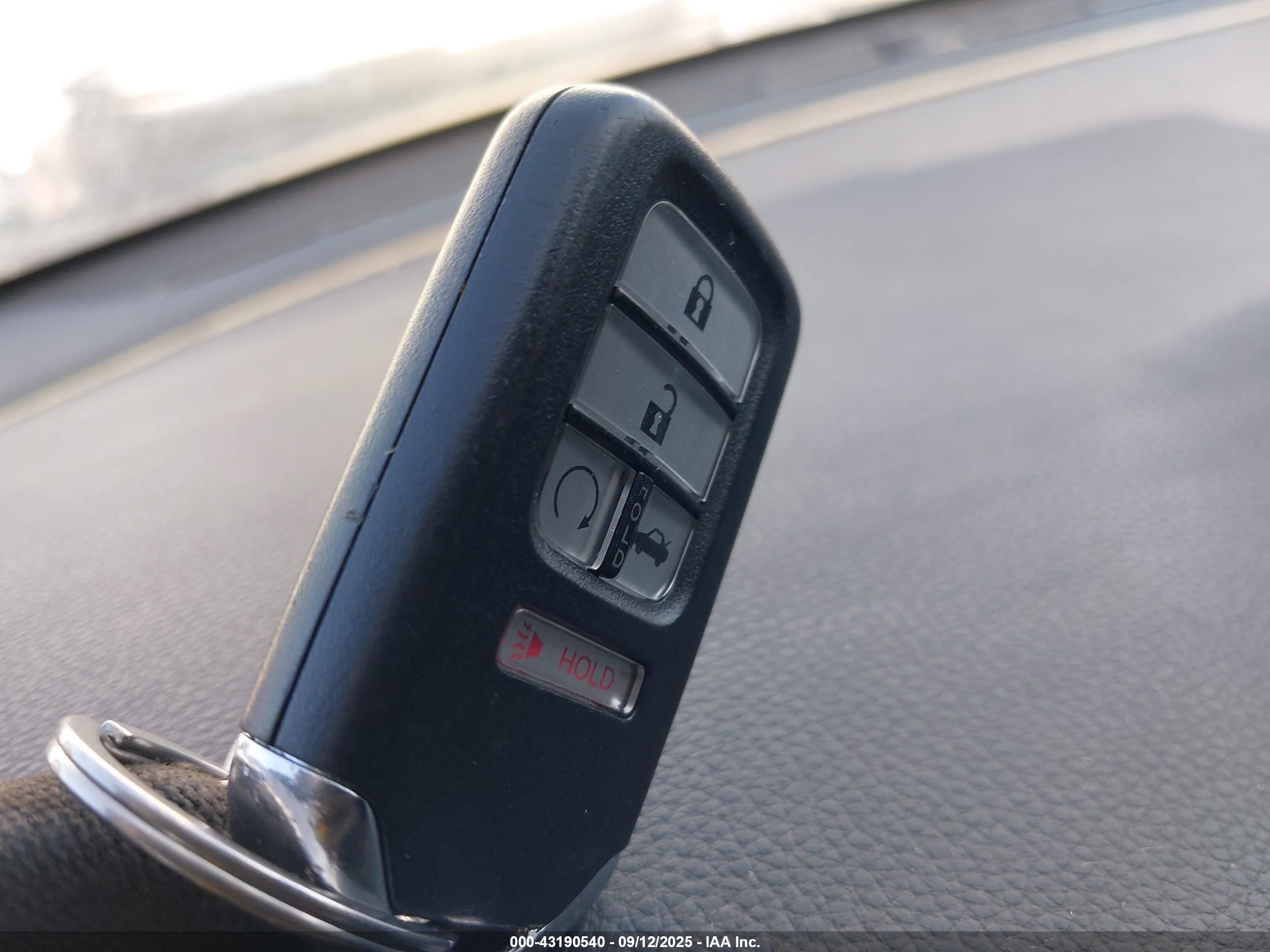 HONDA INSIGHT image 11