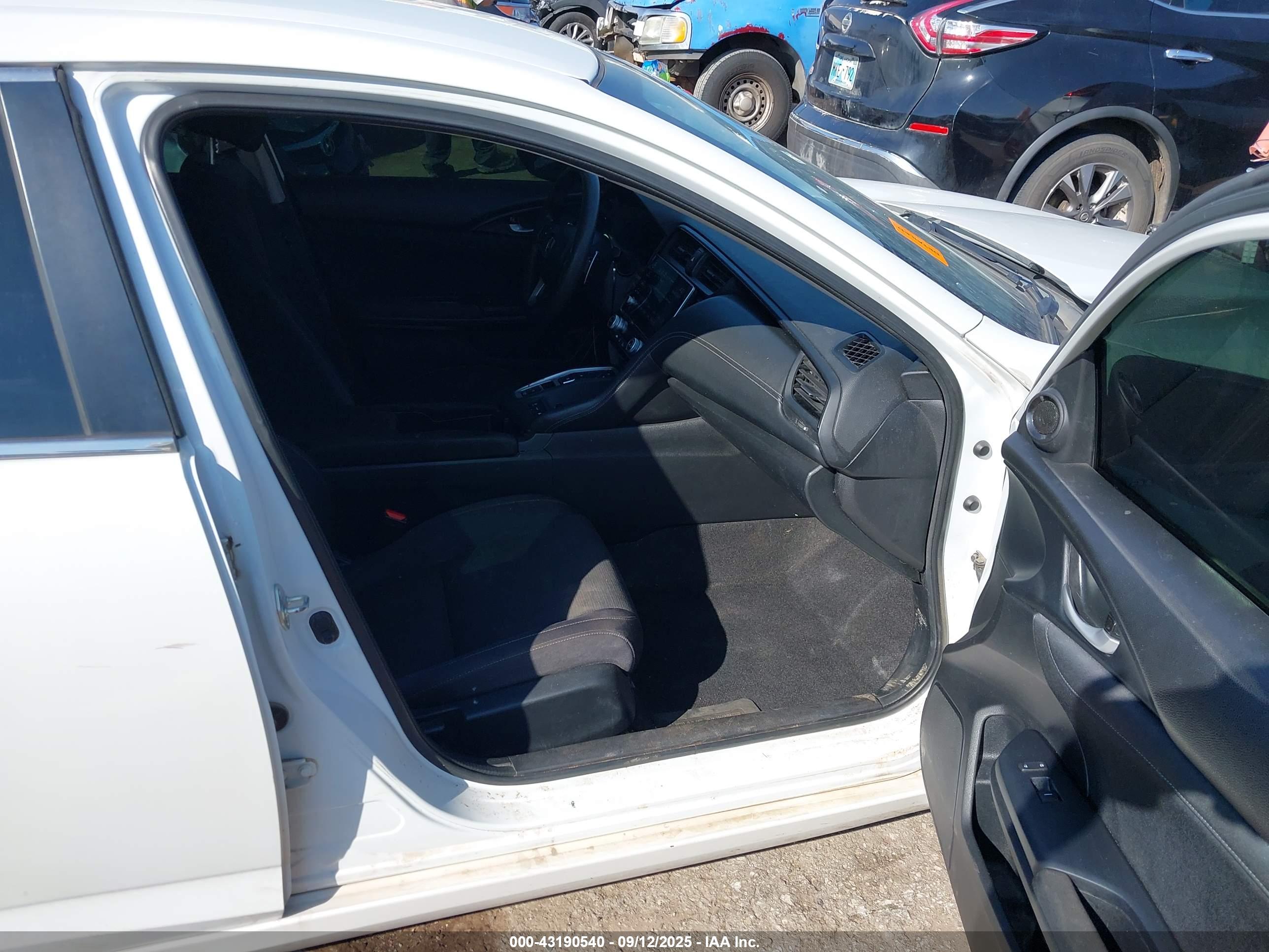 HONDA INSIGHT image 5