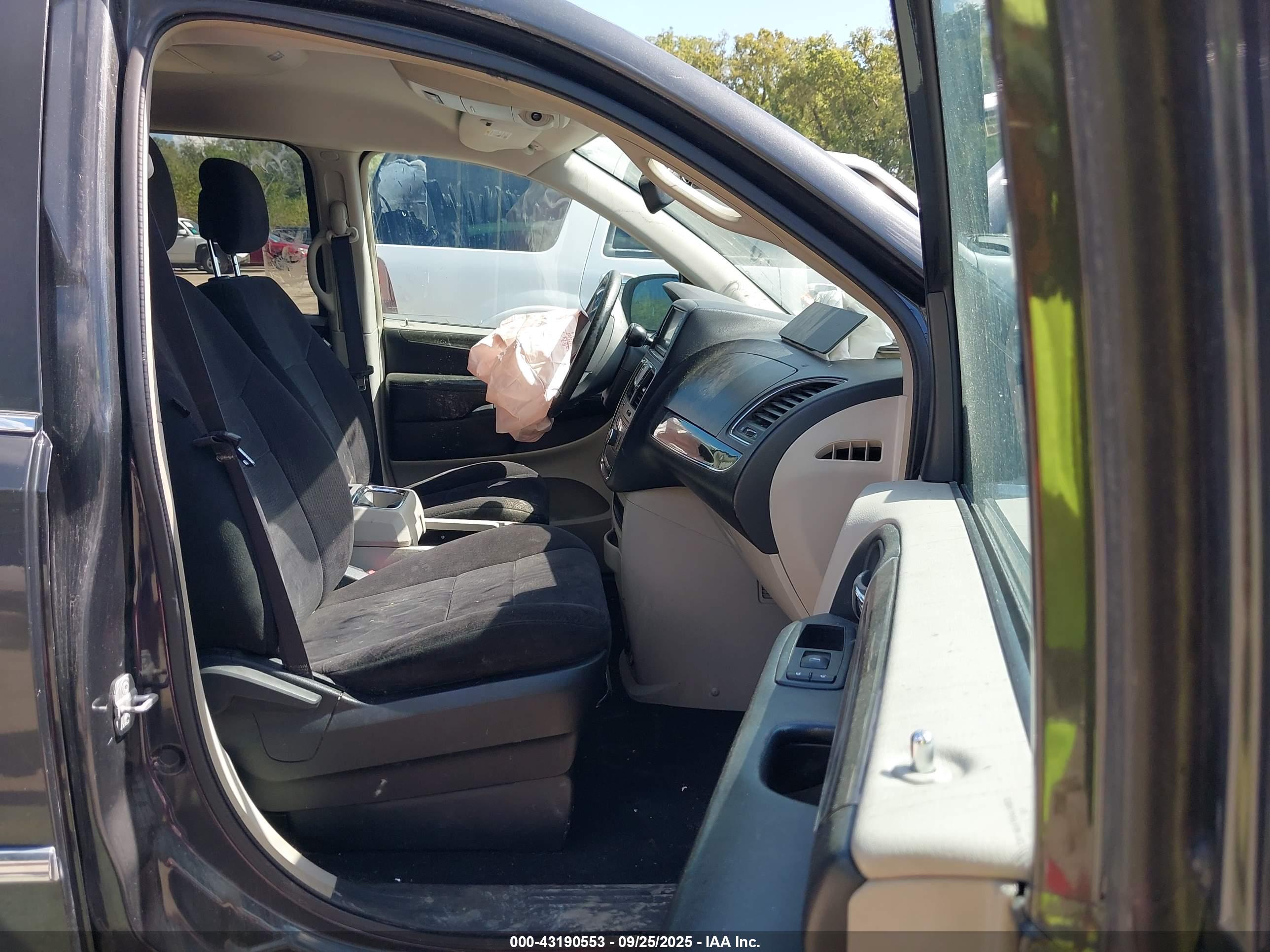 CHRYSLER TOWN image 5
