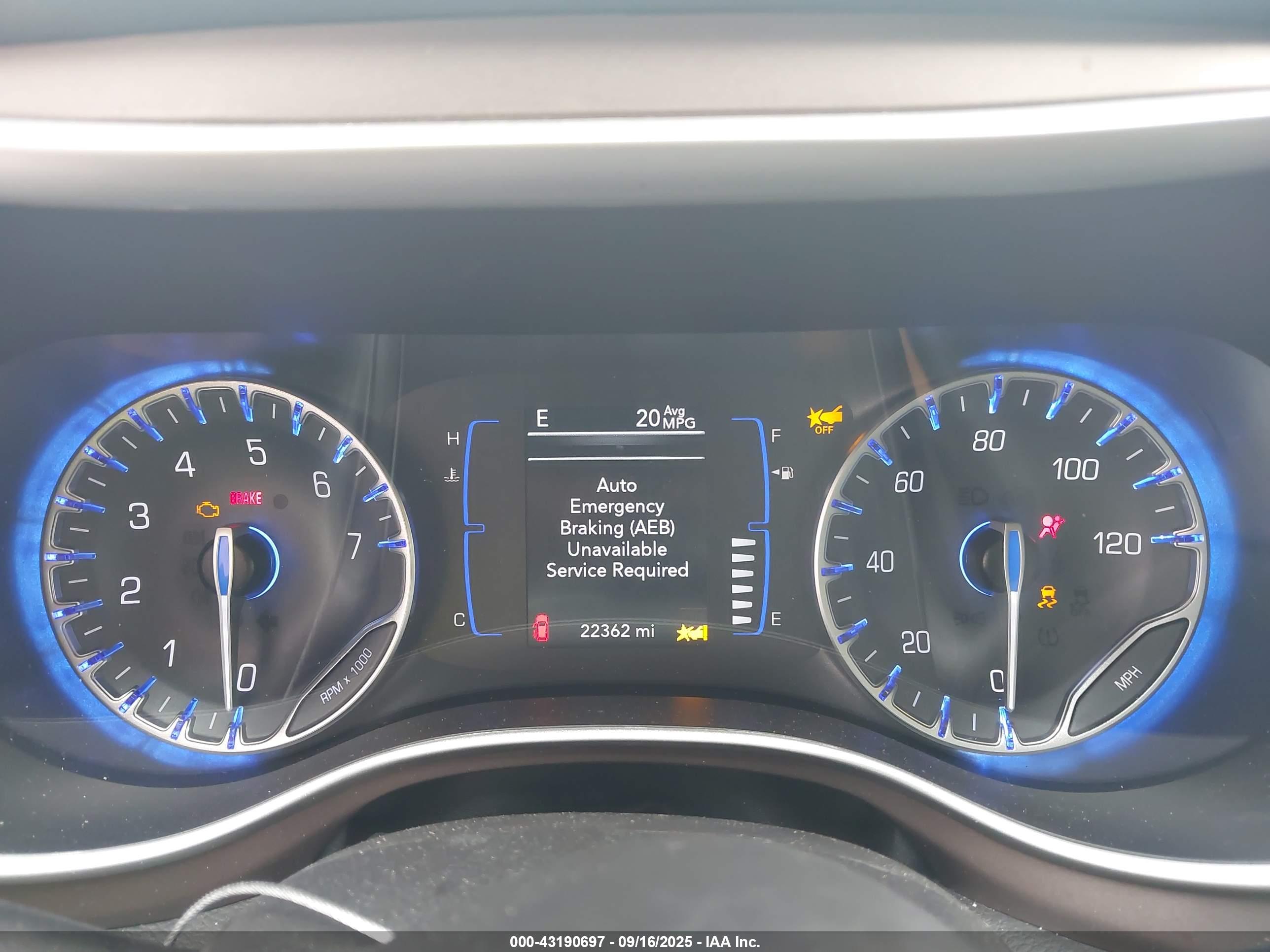 CHRYSLER VOYAGER image 7