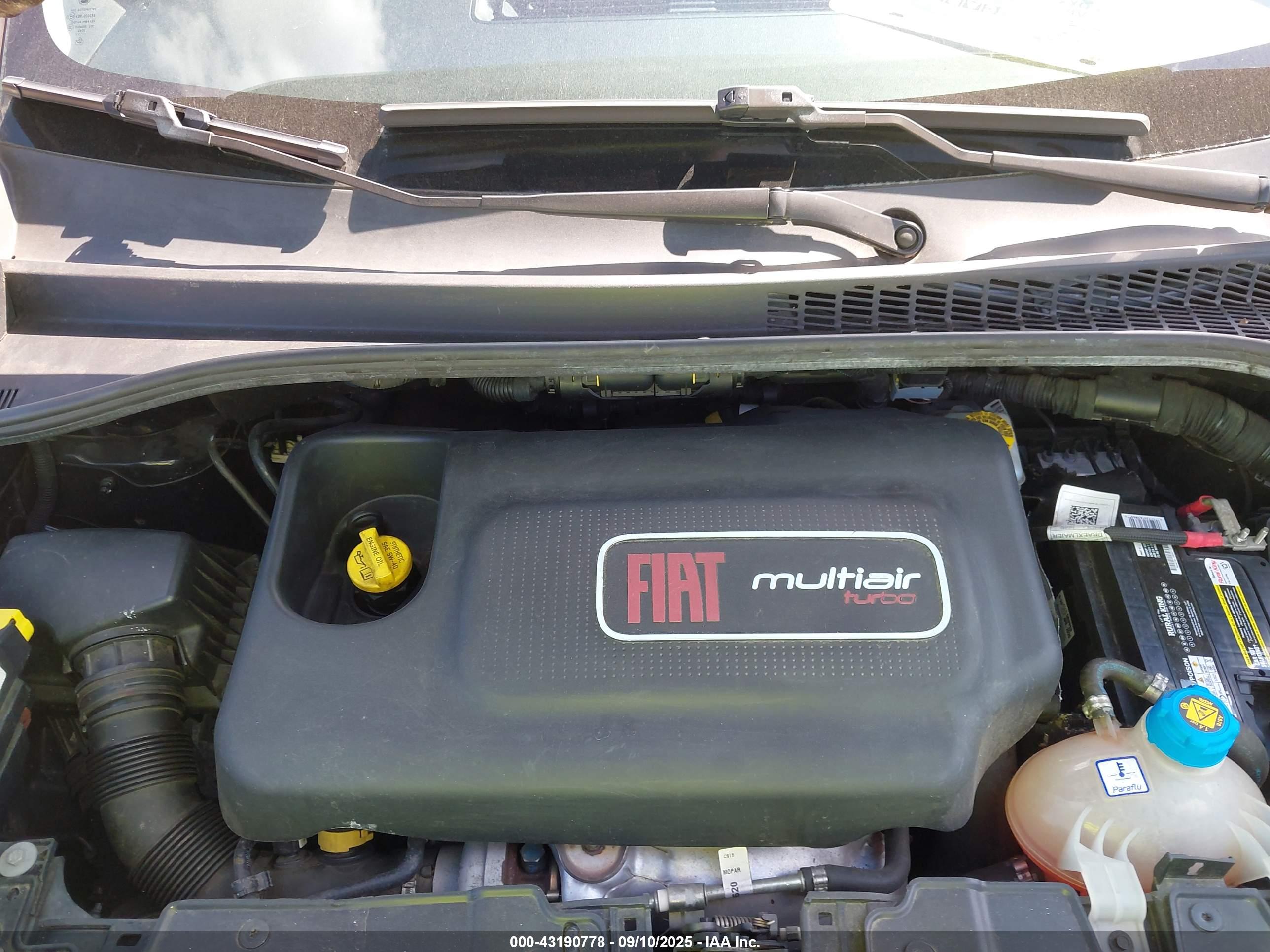 FIAT 500L image 10