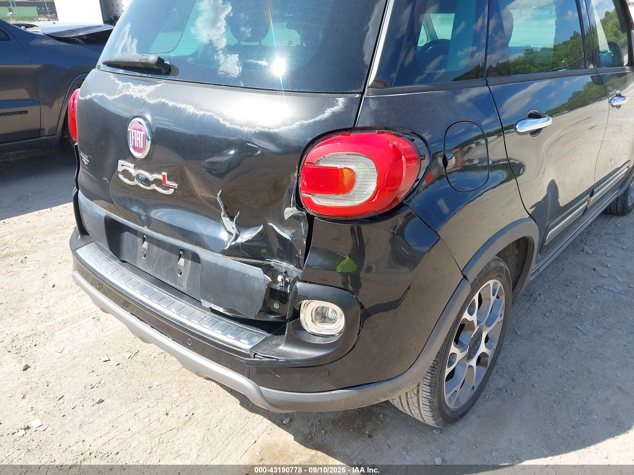 FIAT 500L image 6
