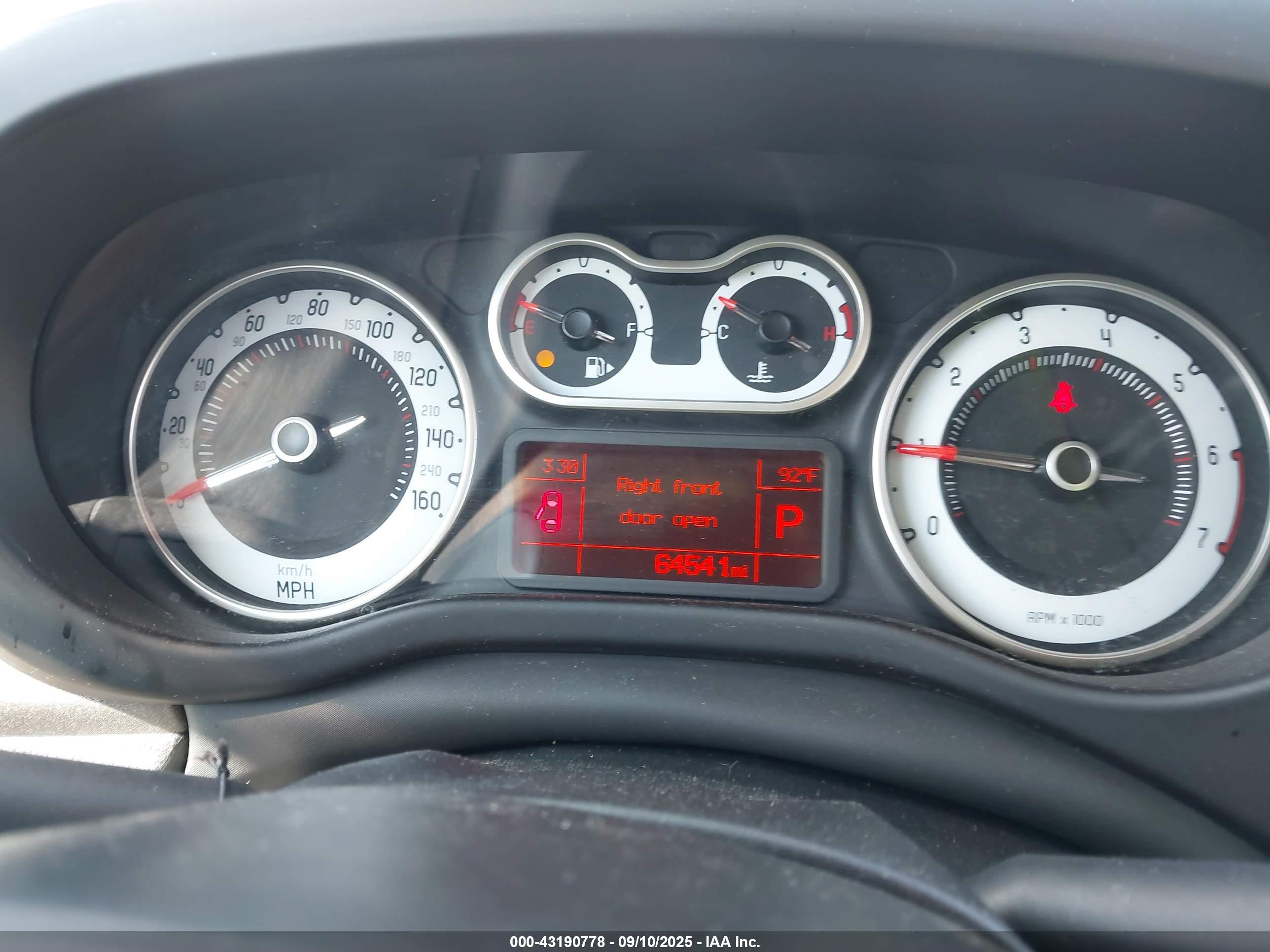 FIAT 500L image 7