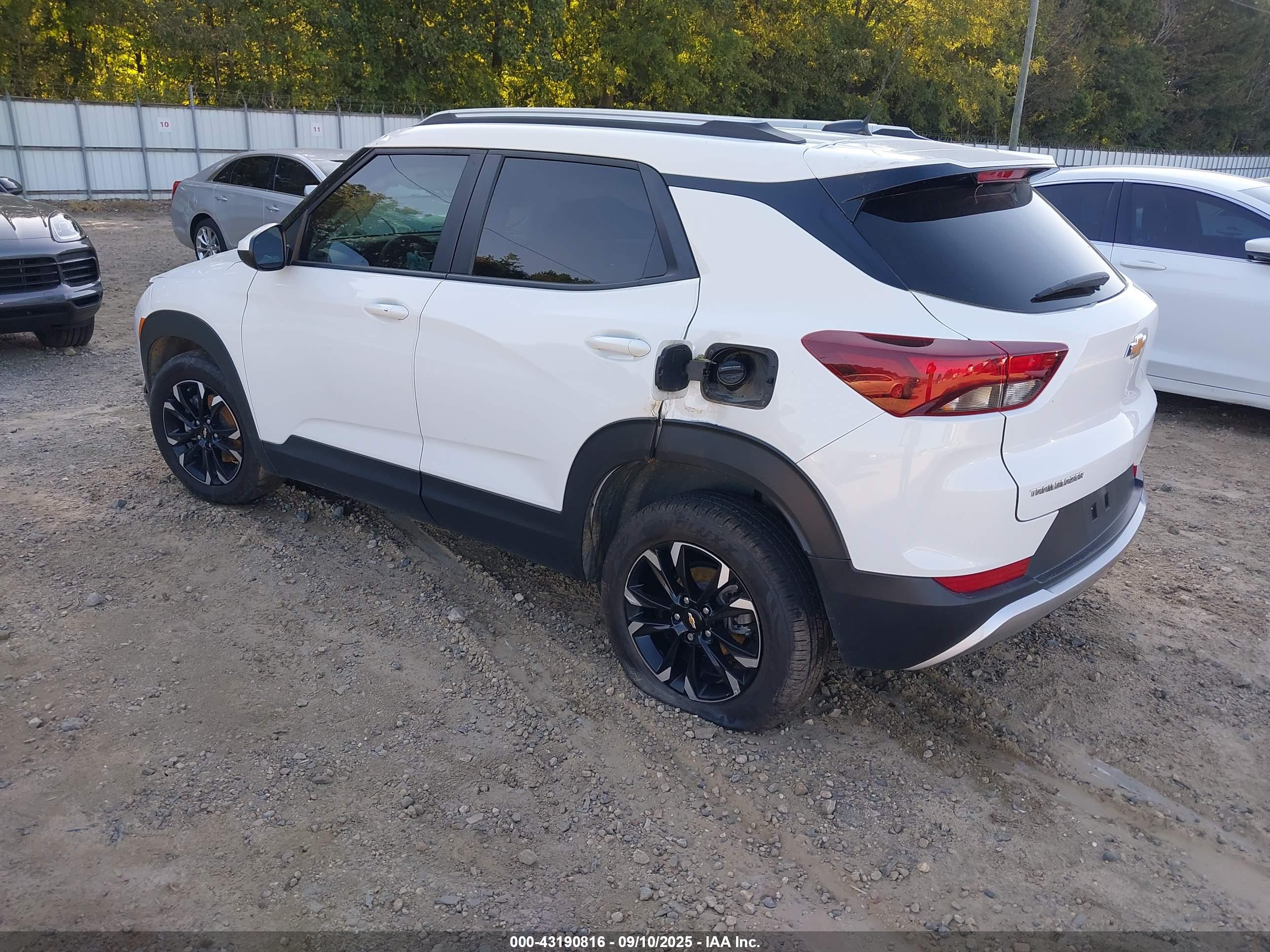 CHEVROLET TRAILBLAZER image 3