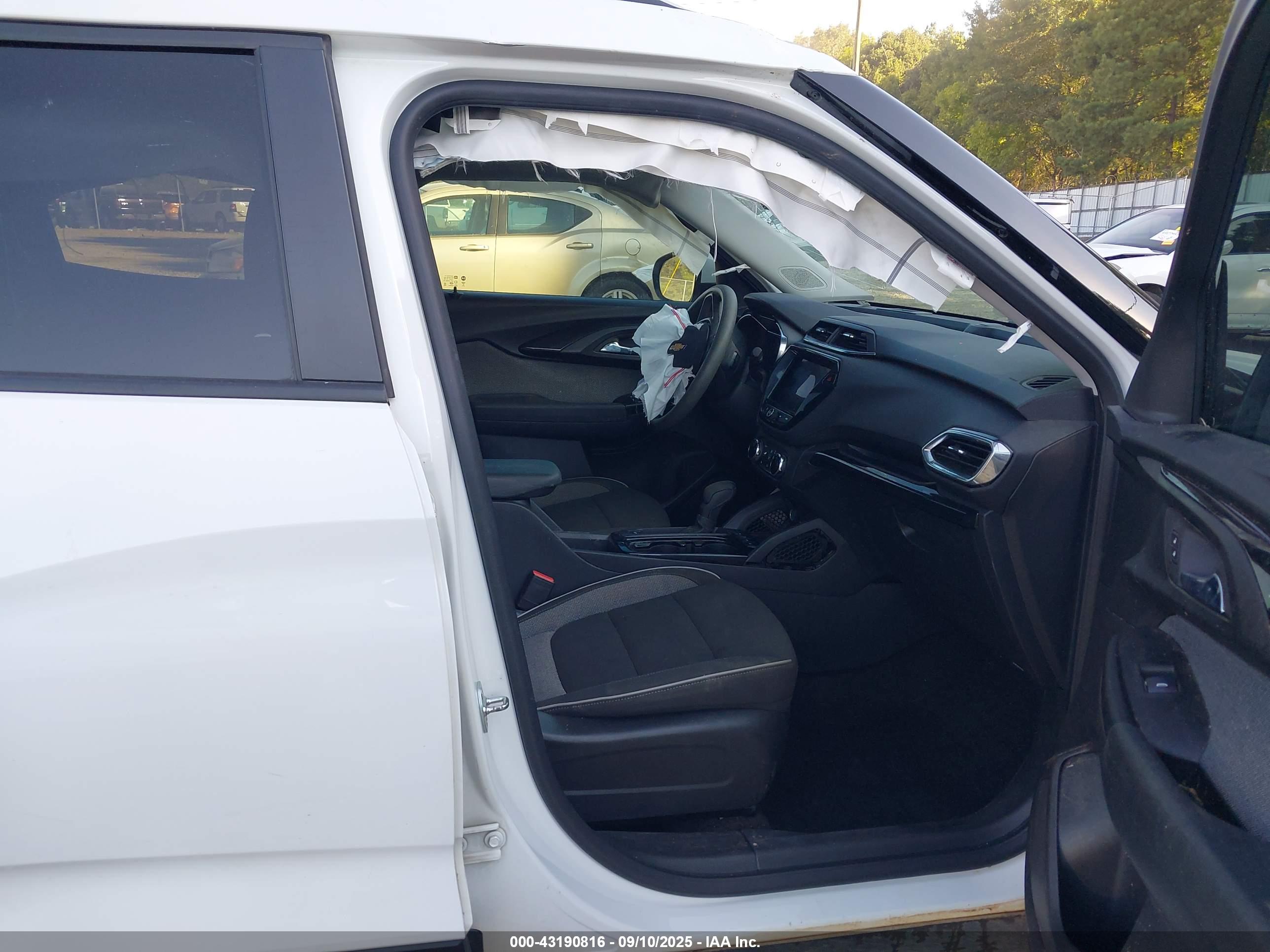 CHEVROLET TRAILBLAZER image 5