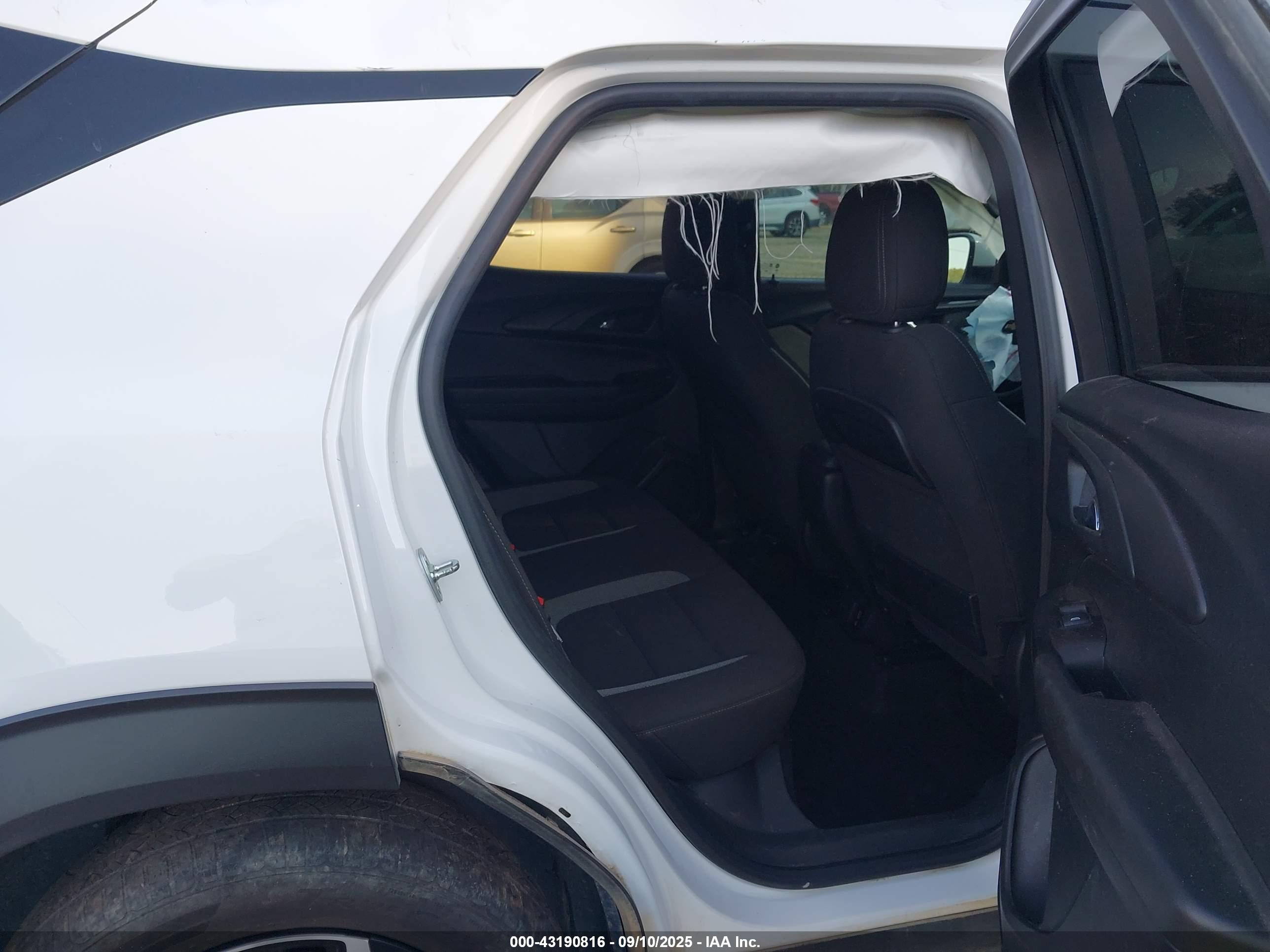 CHEVROLET TRAILBLAZER image 8