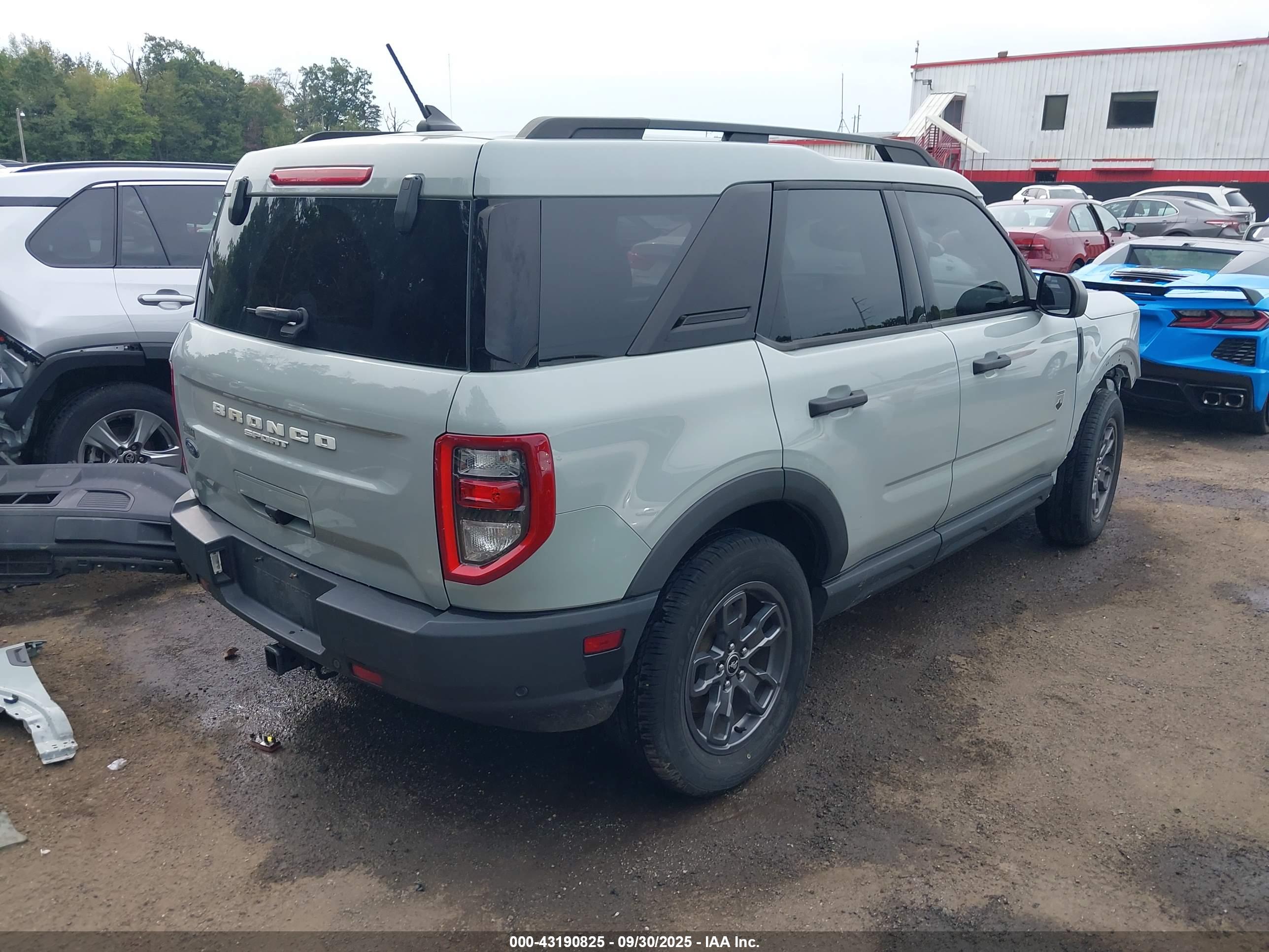 FORD BRONCO image 4