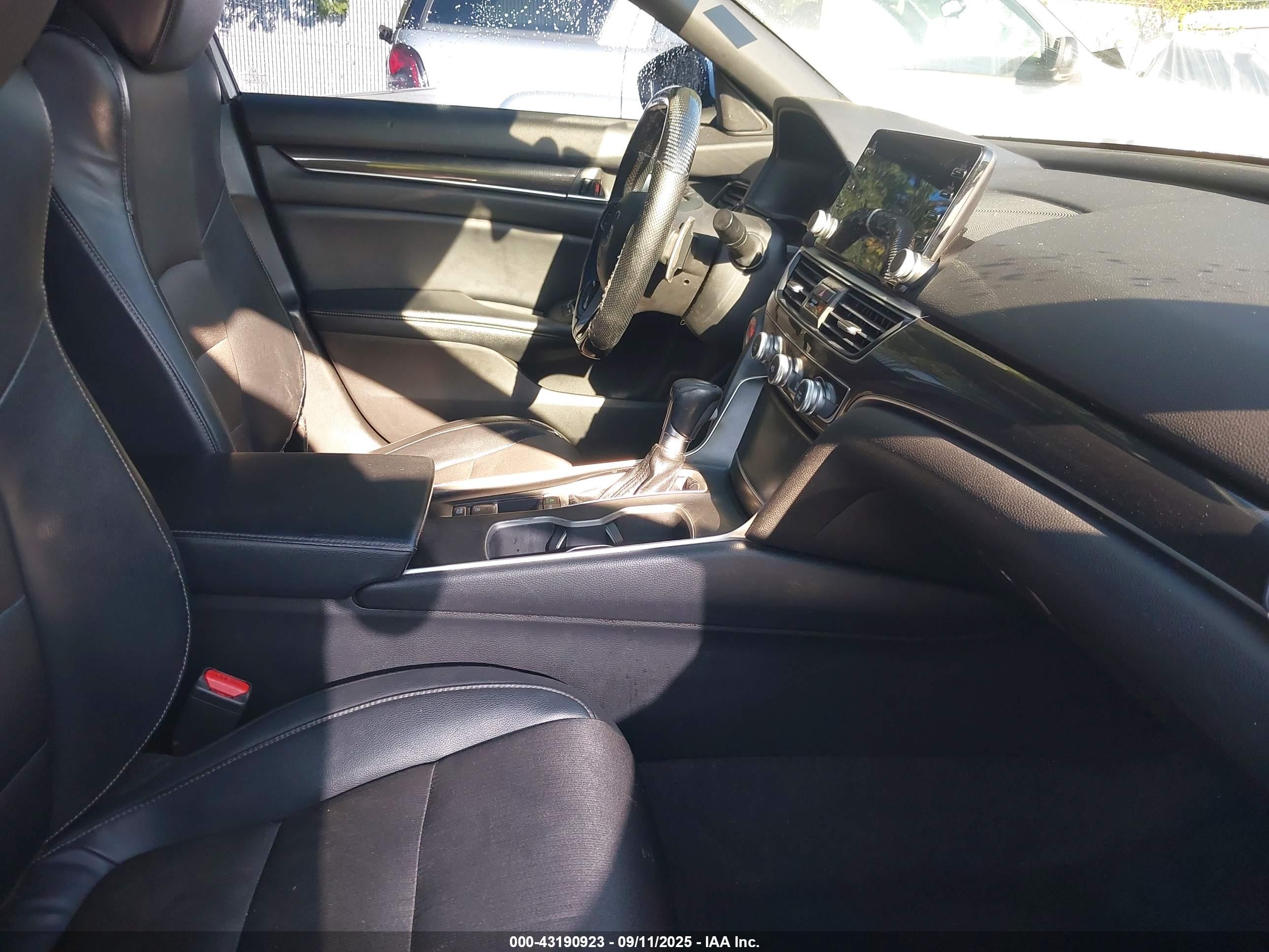 HONDA ACCORD image 5