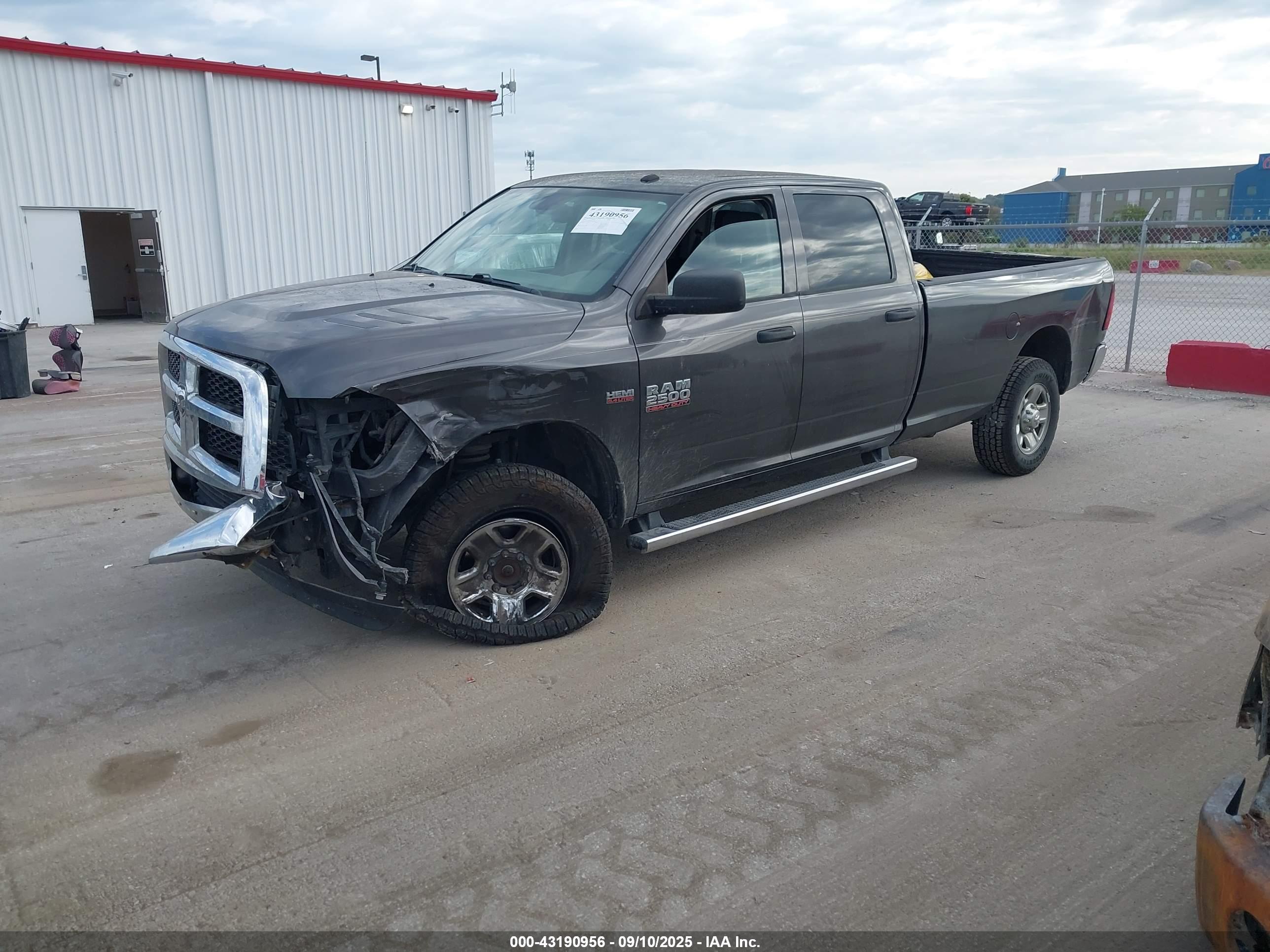 RAM 2500 image 2