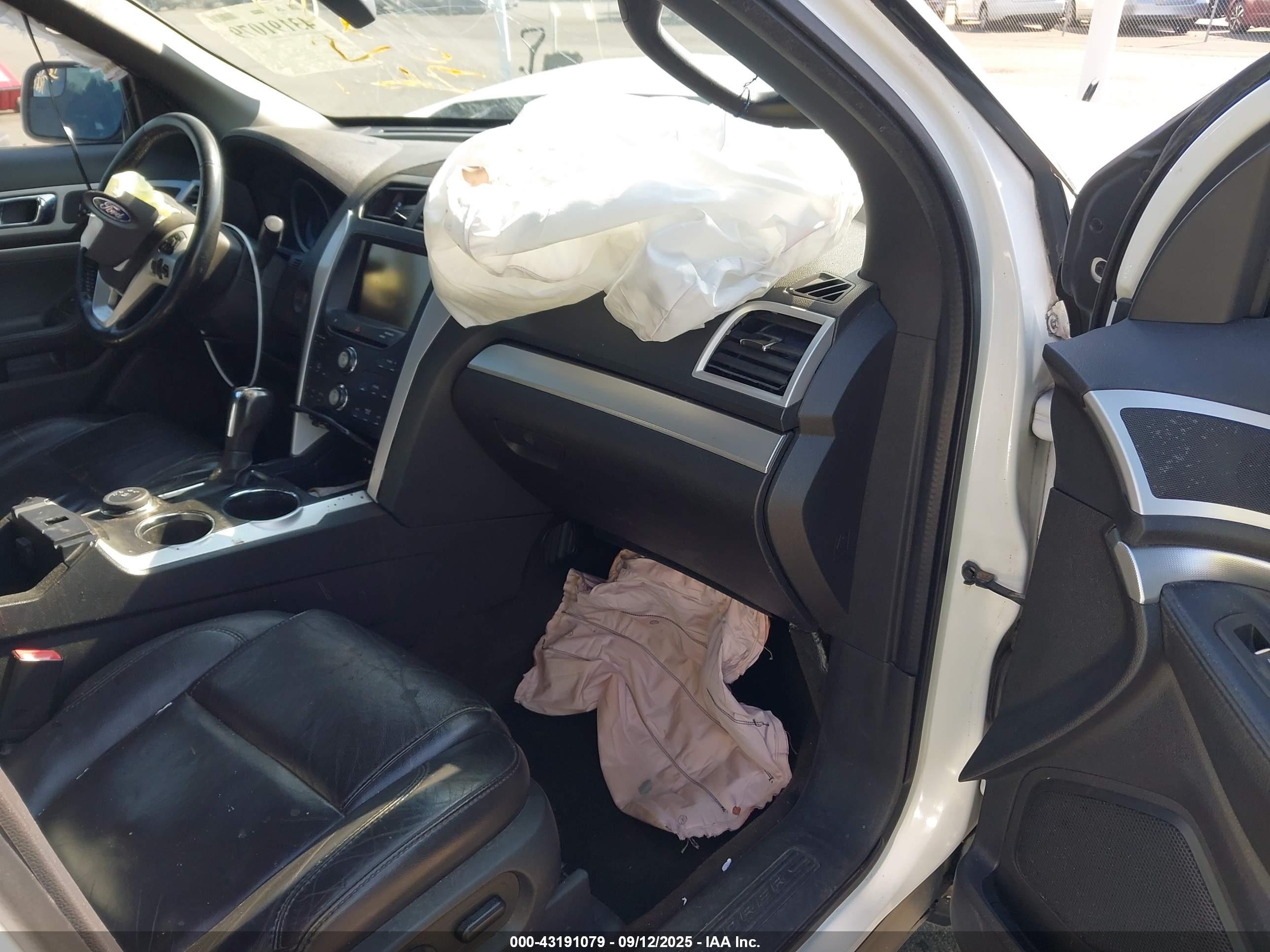FORD EXPLORER image 5