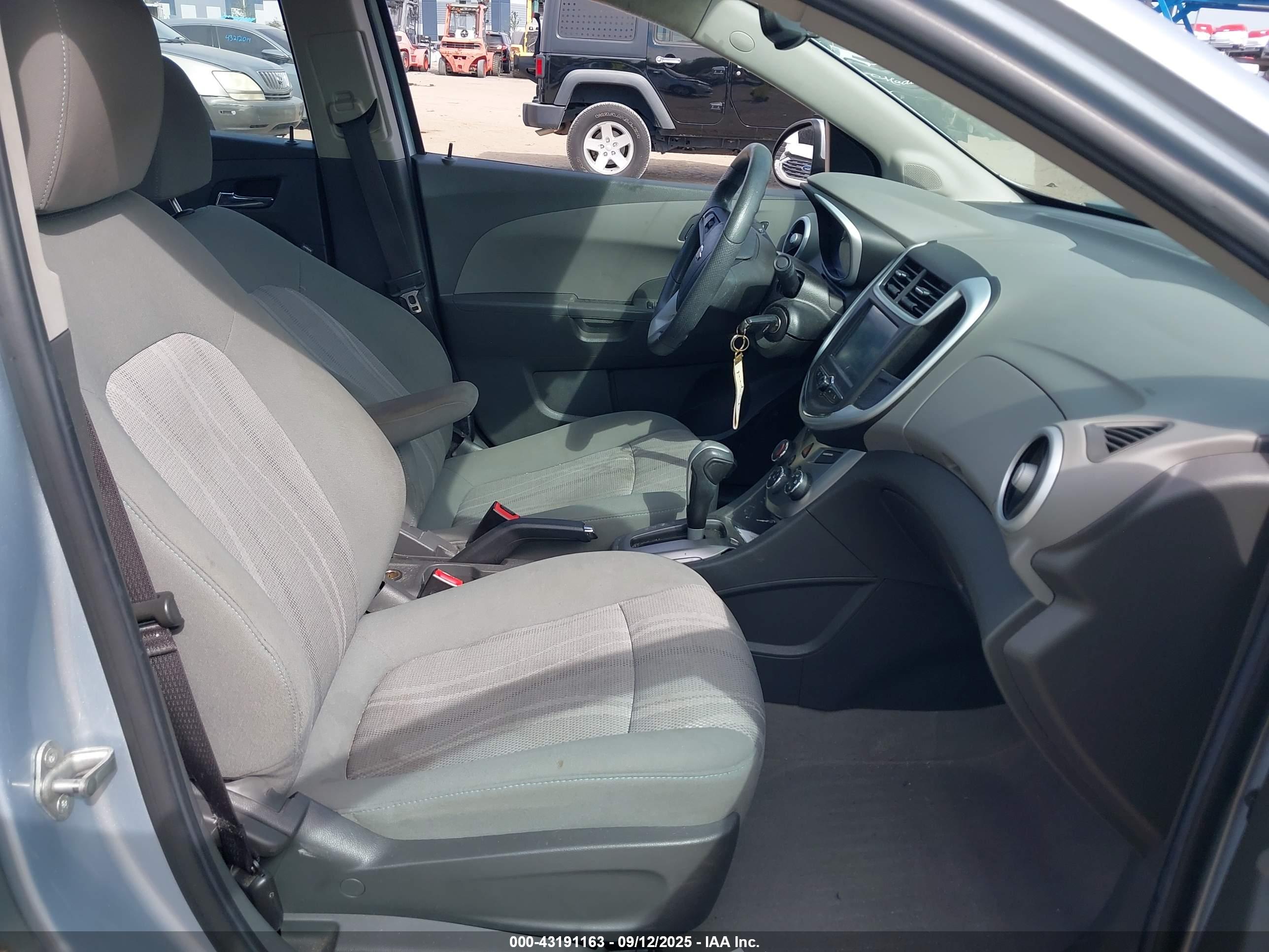 CHEVROLET SONIC image 5