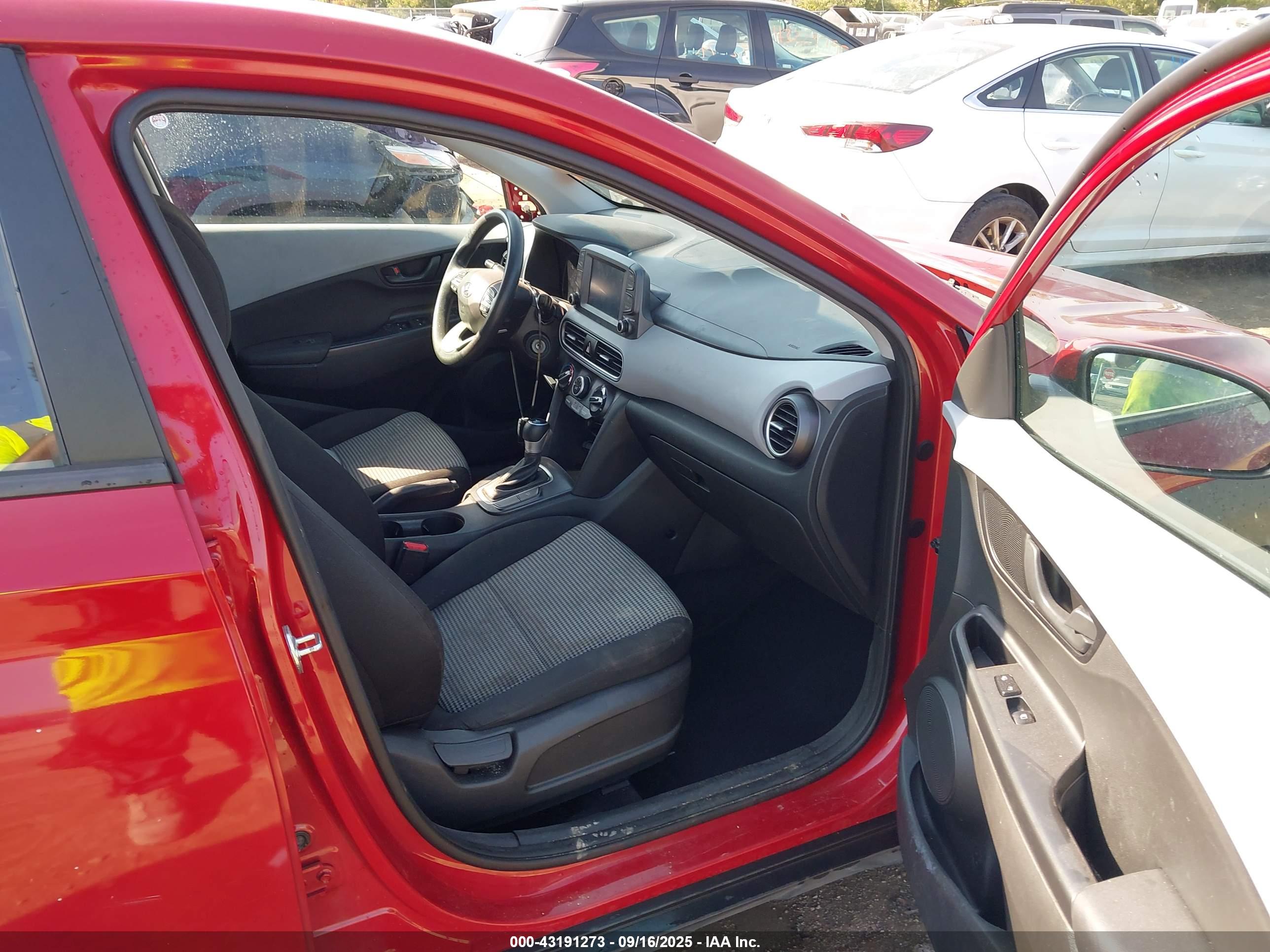 HYUNDAI KONA image 5