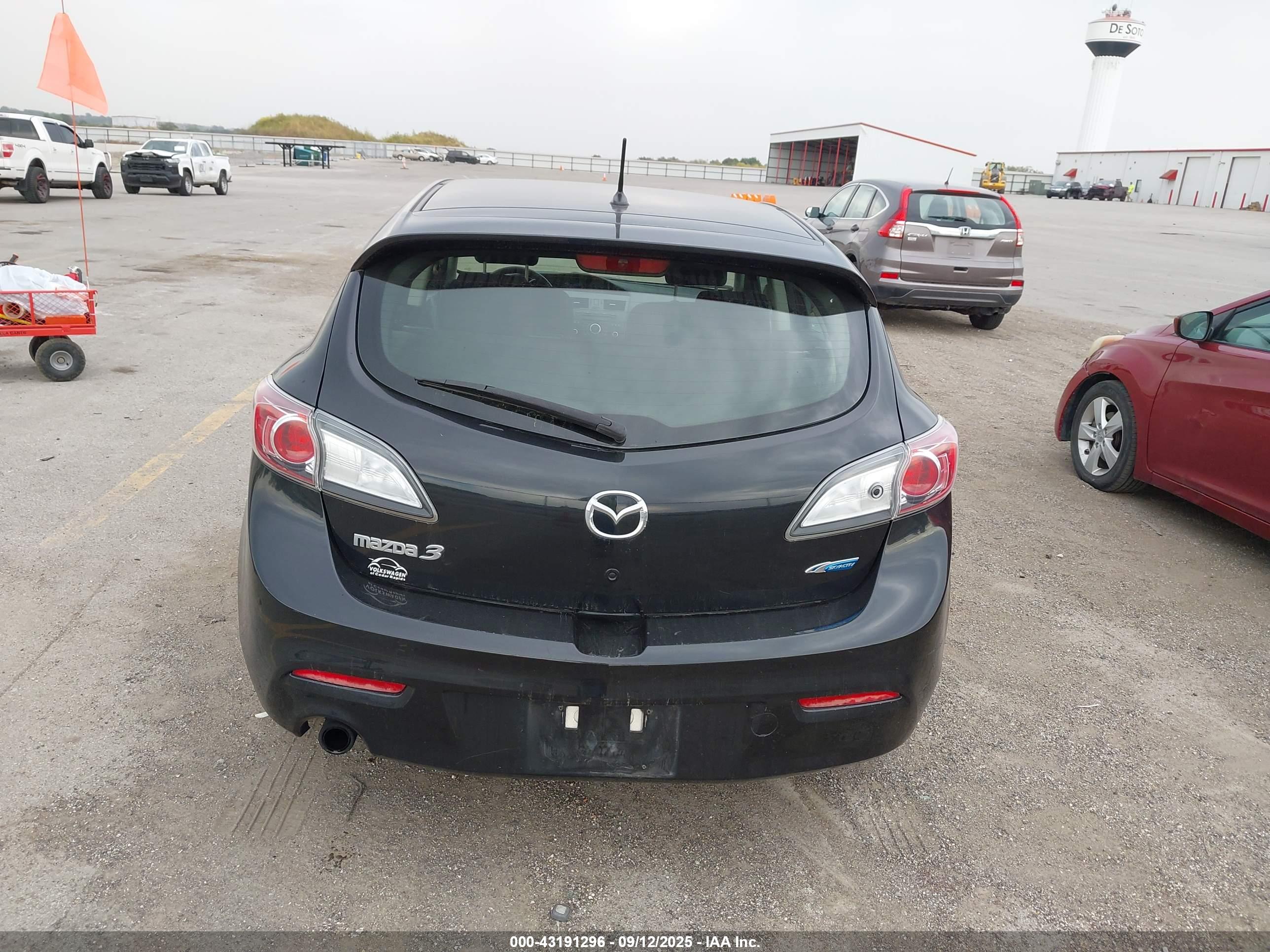 MAZDA MAZDA3 image 6