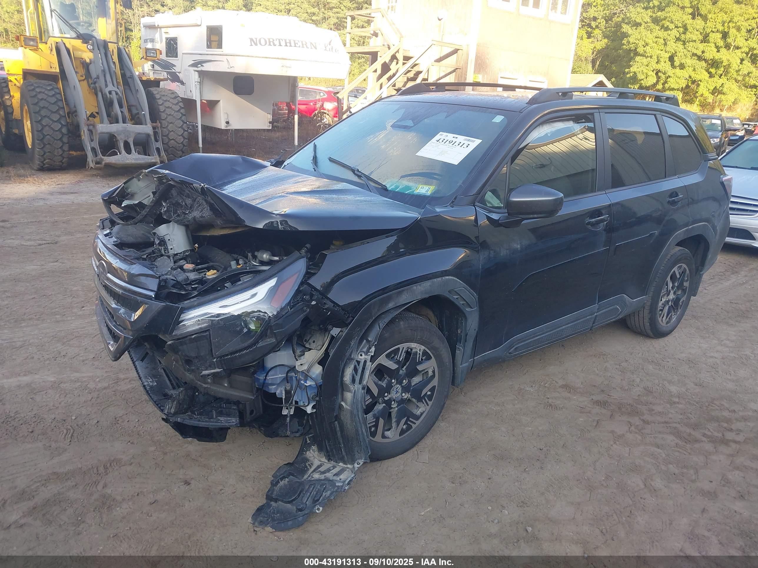SUBARU FORESTER image 2