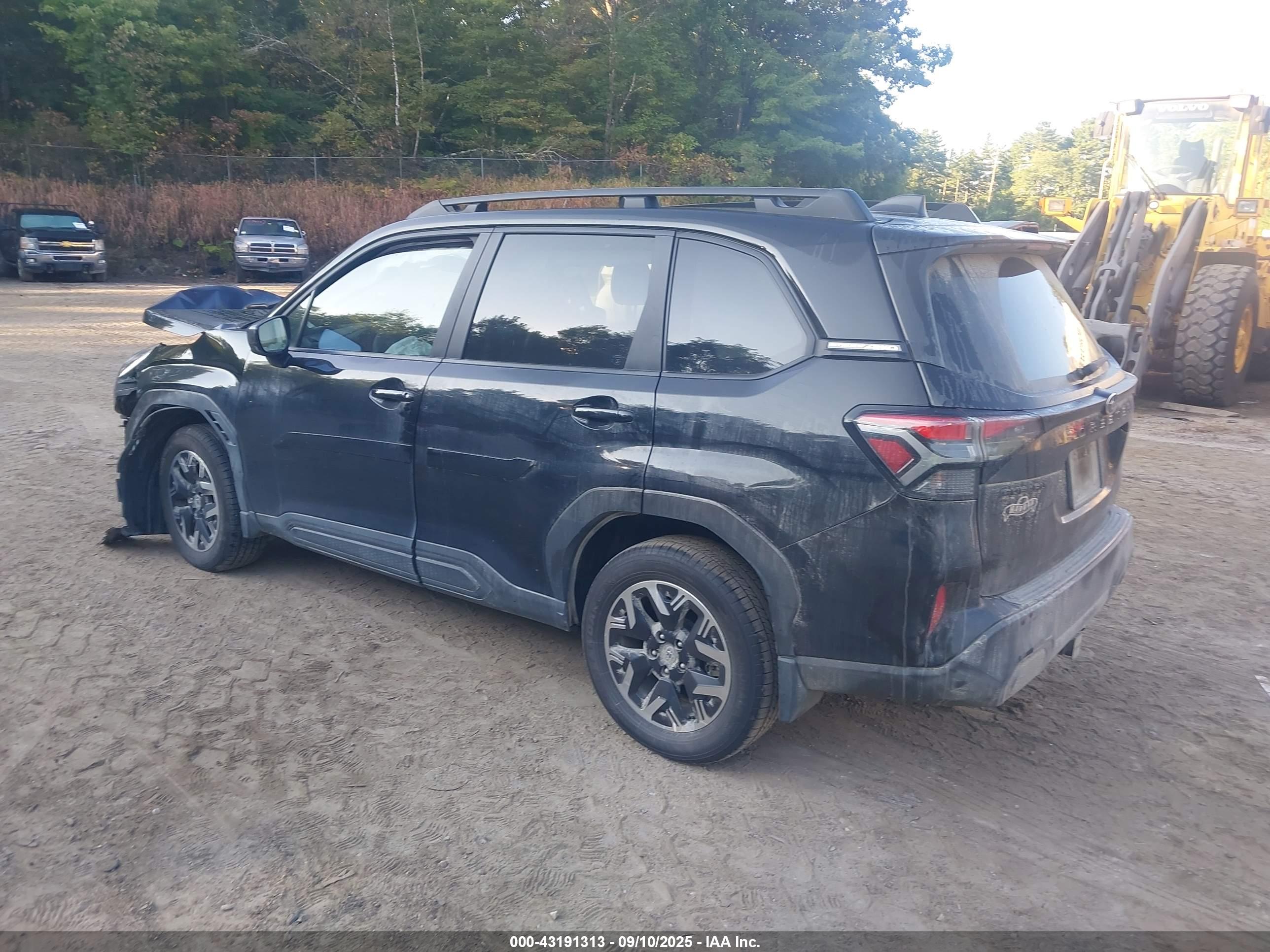 SUBARU FORESTER image 3