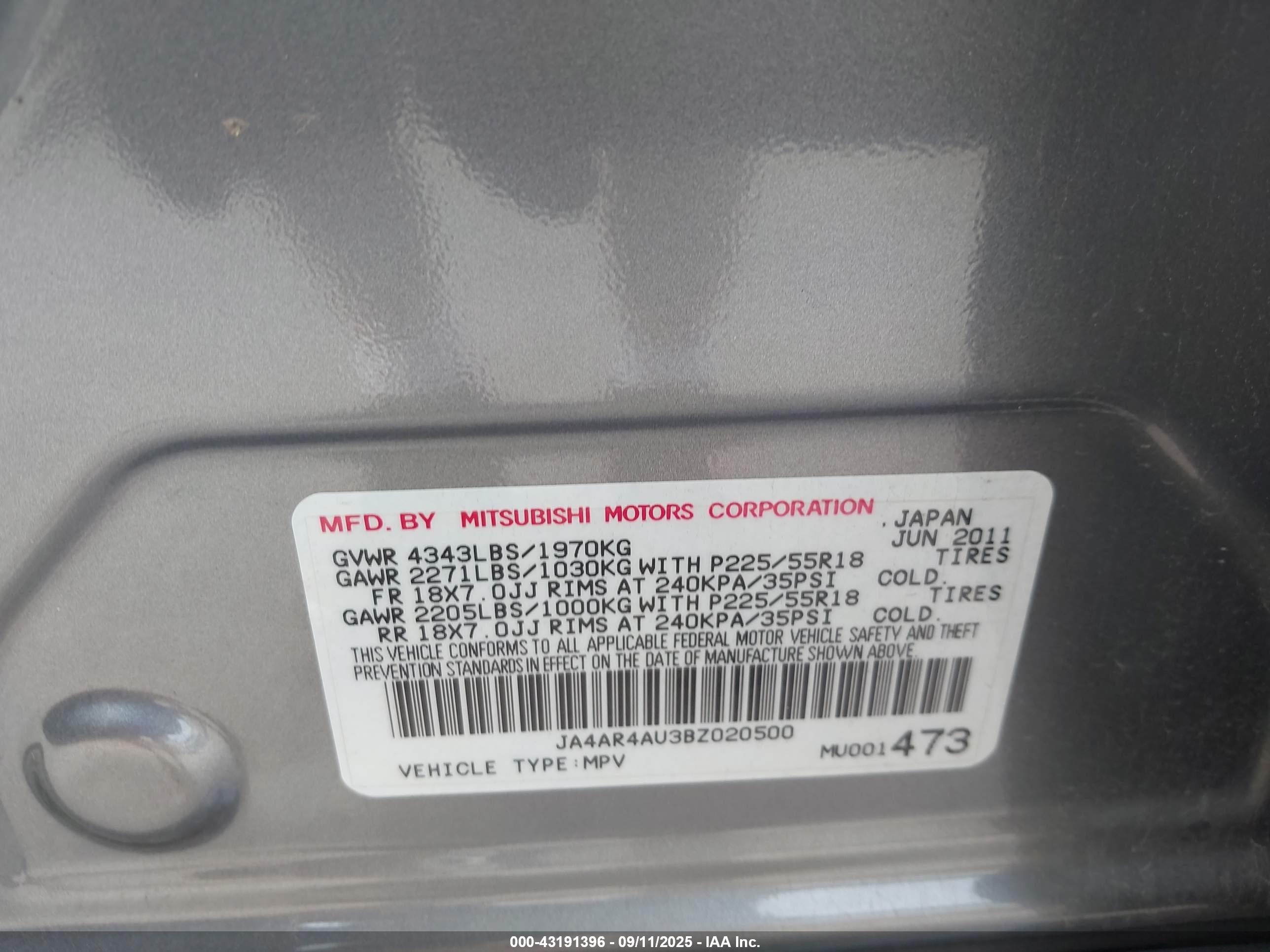MITSUBISHI OUTLANDER image 9