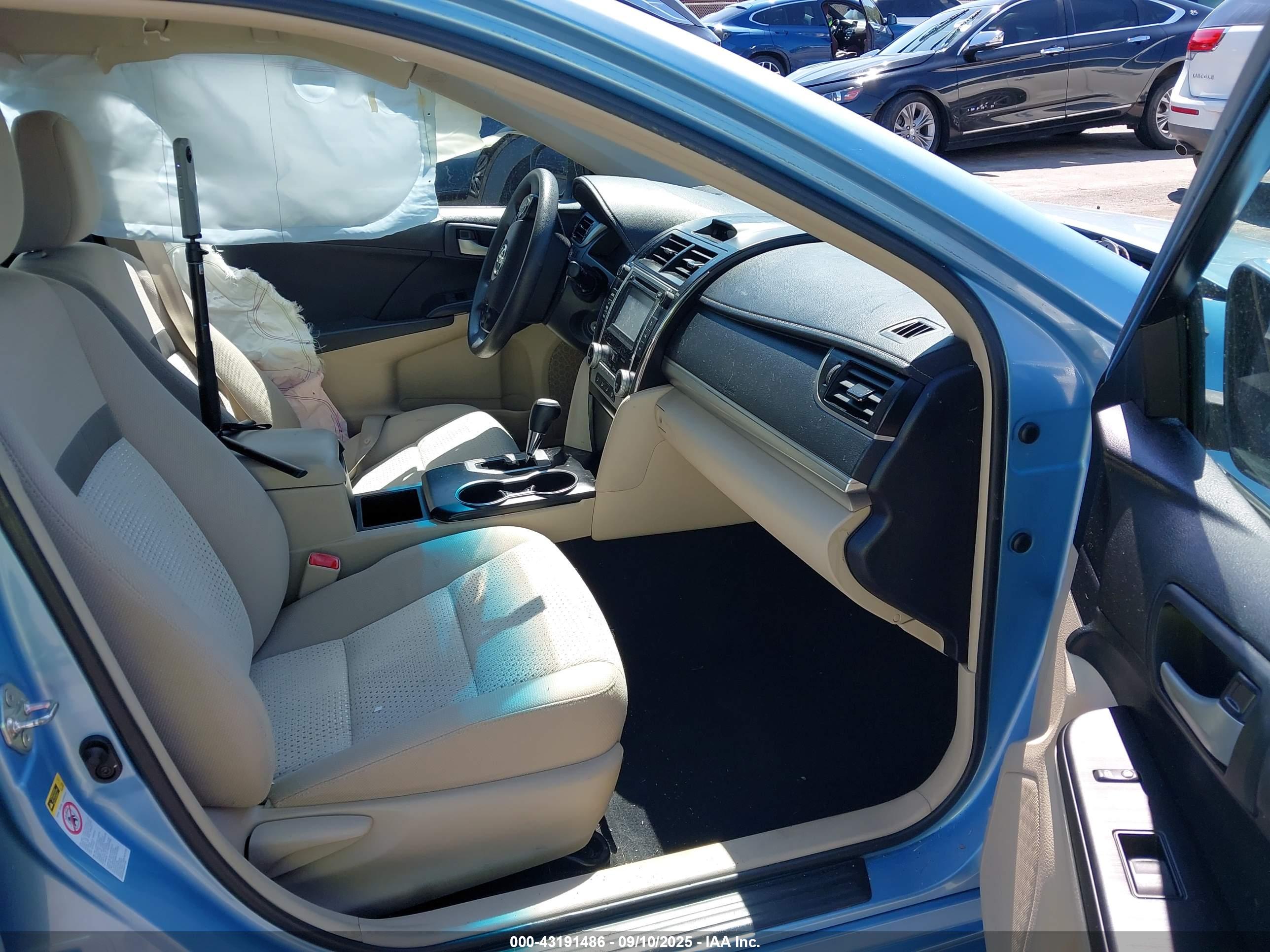 TOYOTA CAMRY image 5