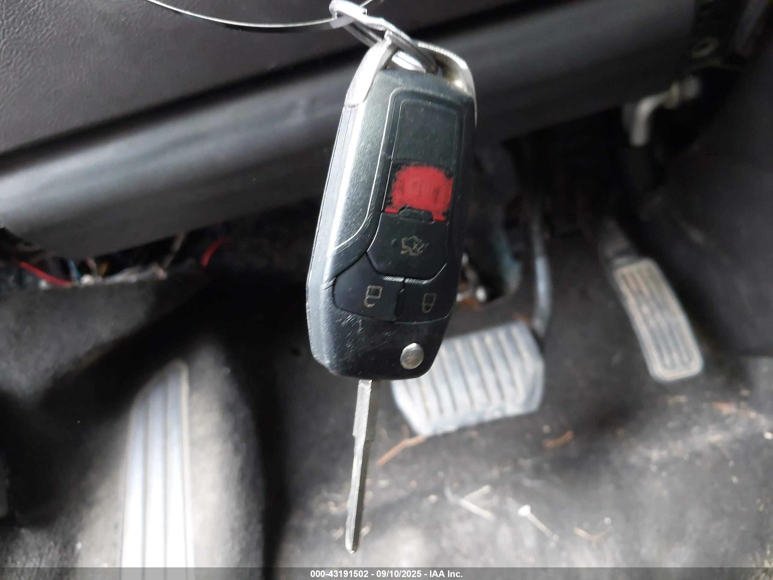 FORD FUSION image 11
