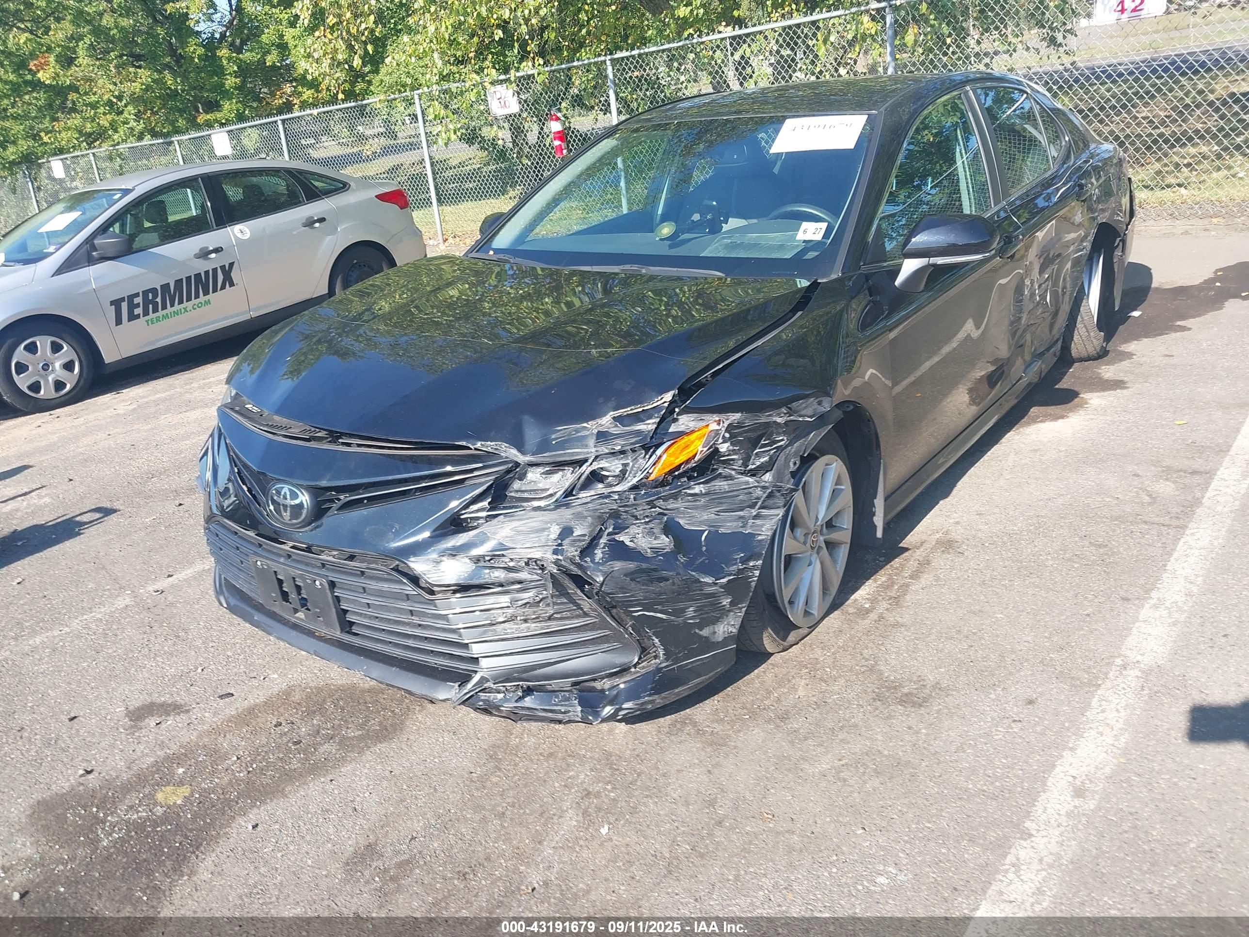 TOYOTA CAMRY image 6