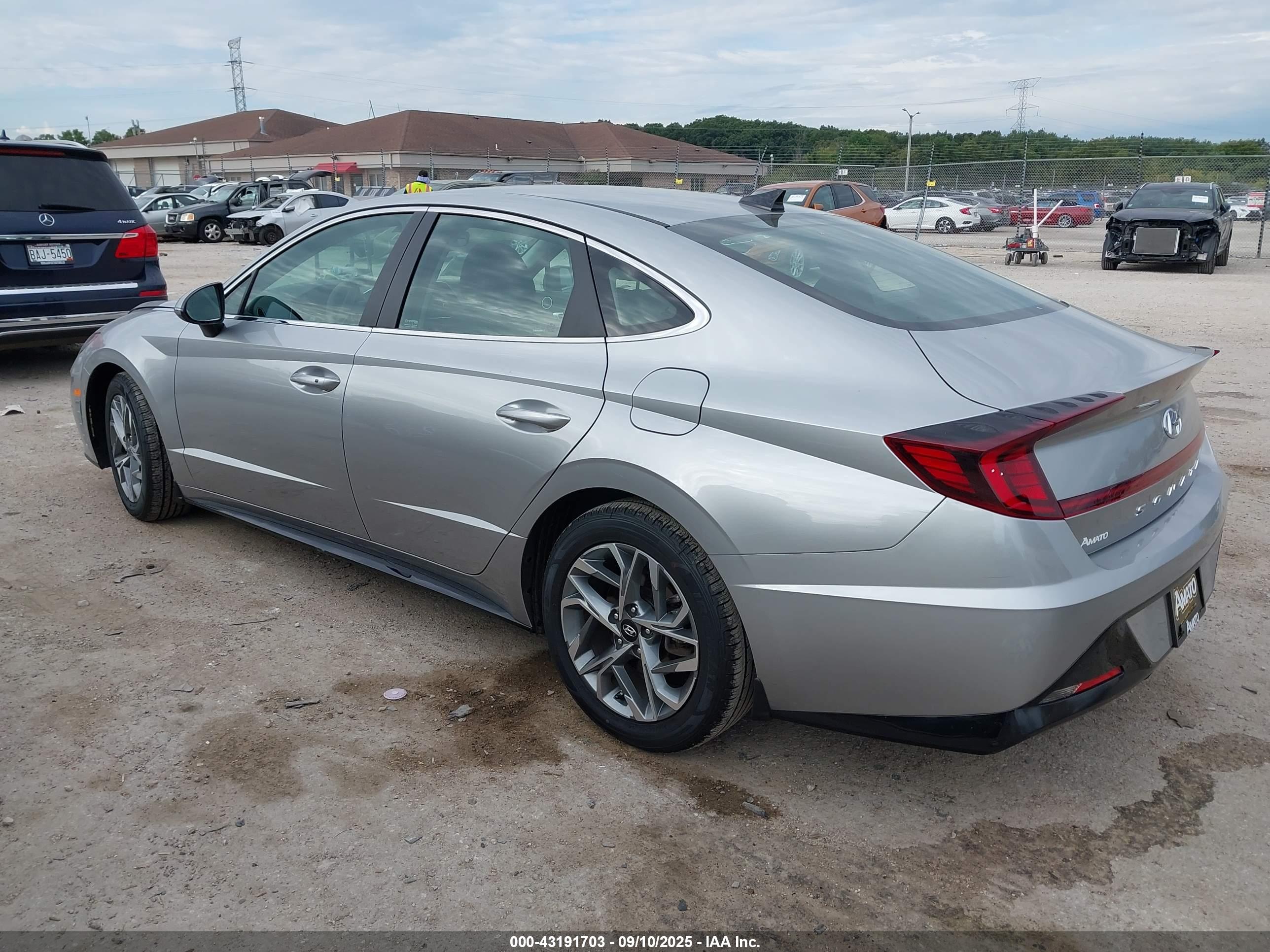HYUNDAI SONATA image 3