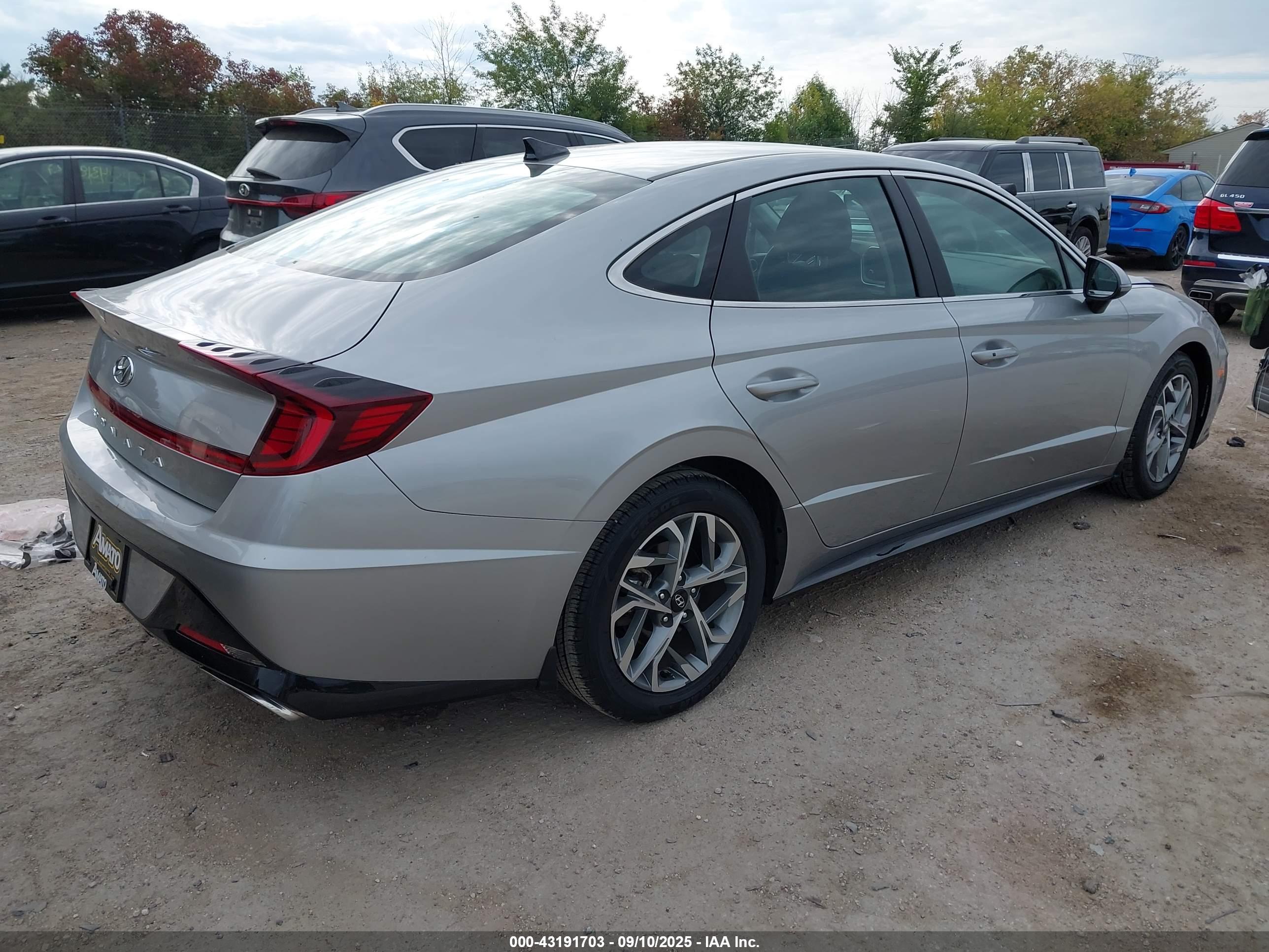 HYUNDAI SONATA image 4