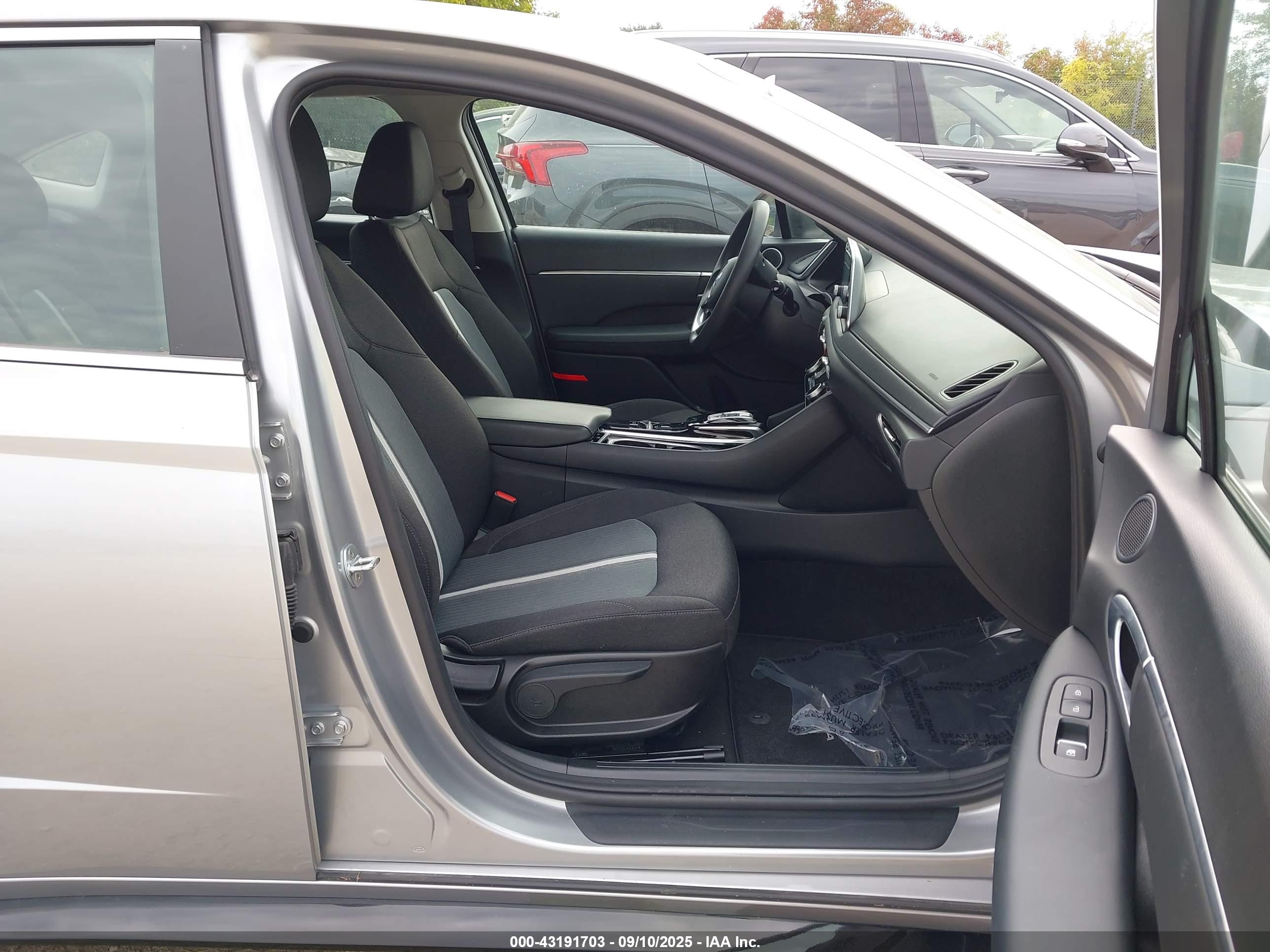 HYUNDAI SONATA image 5