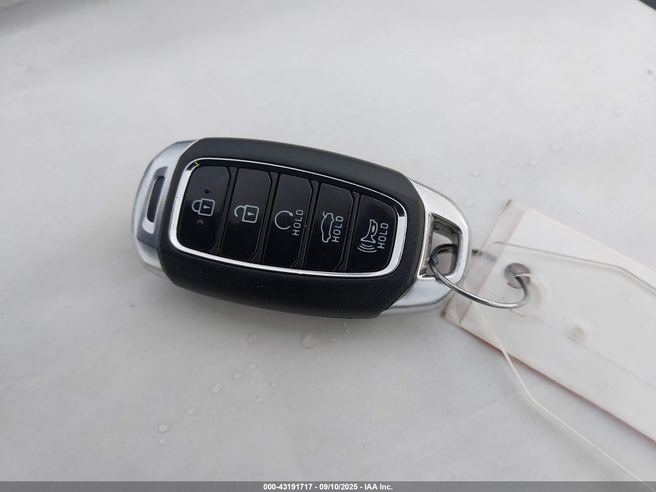 HYUNDAI ELANTRA image 11