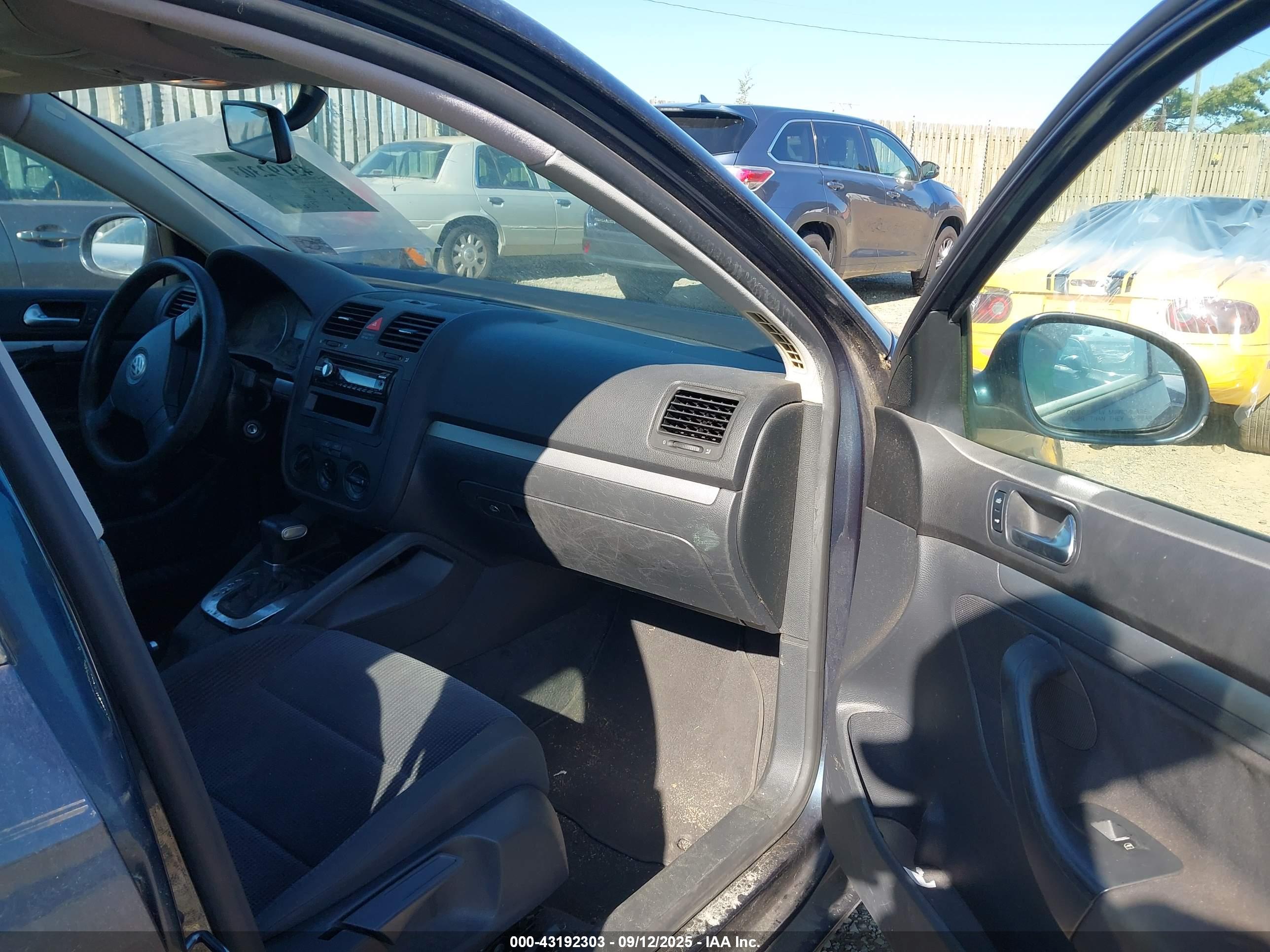 VOLKSWAGEN JETTA image 5