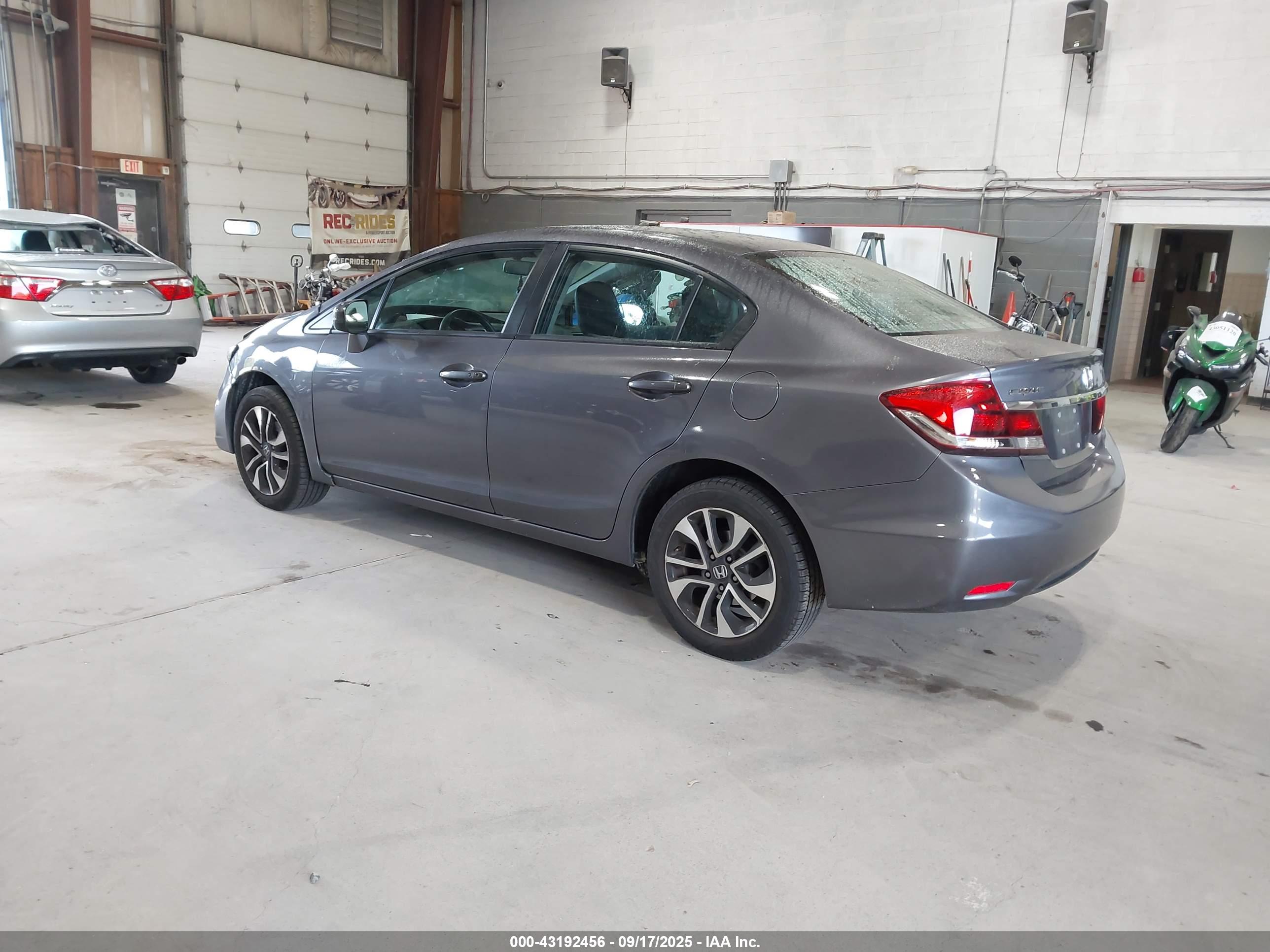 HONDA CIVIC image 3