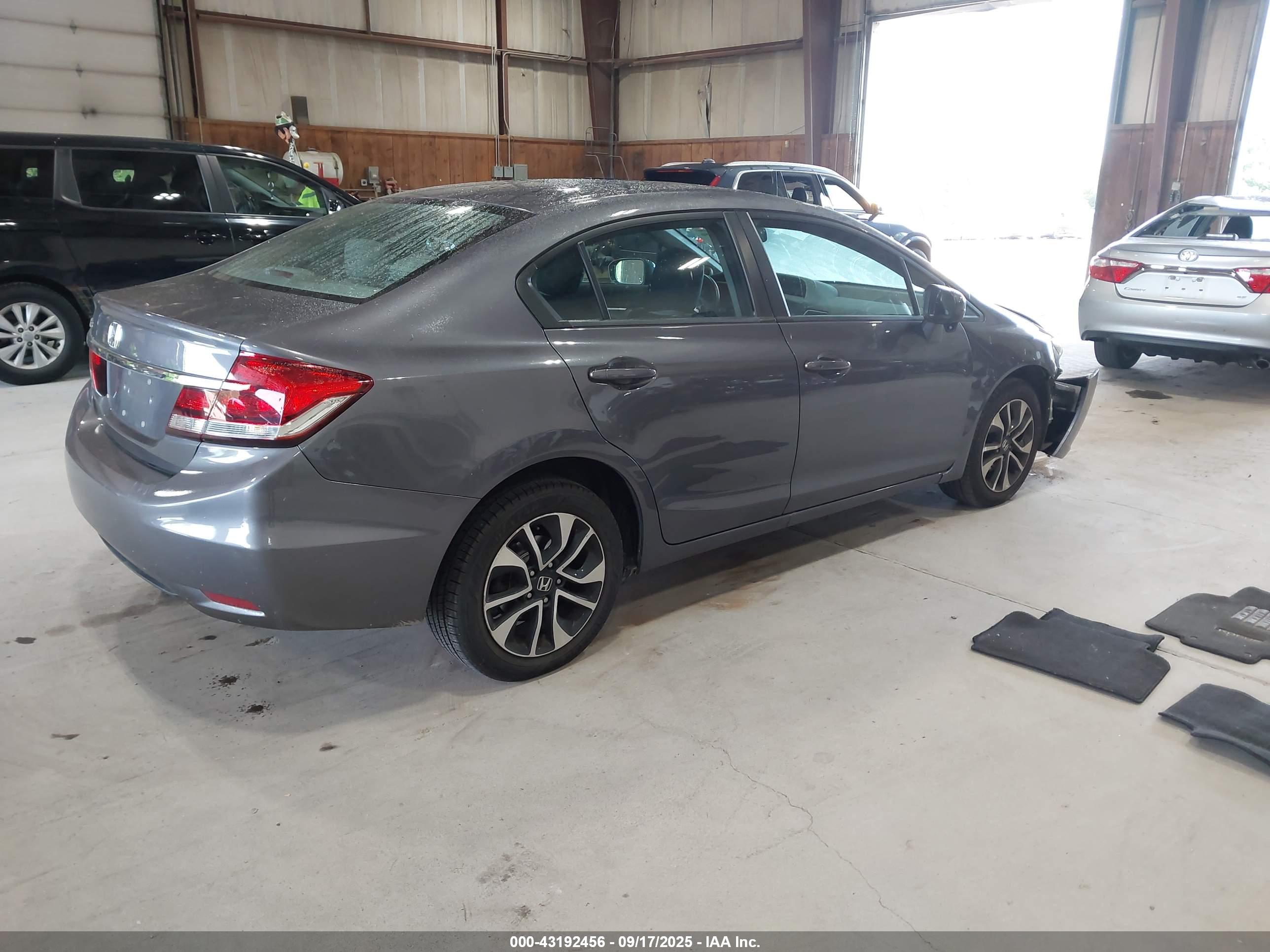 HONDA CIVIC image 4