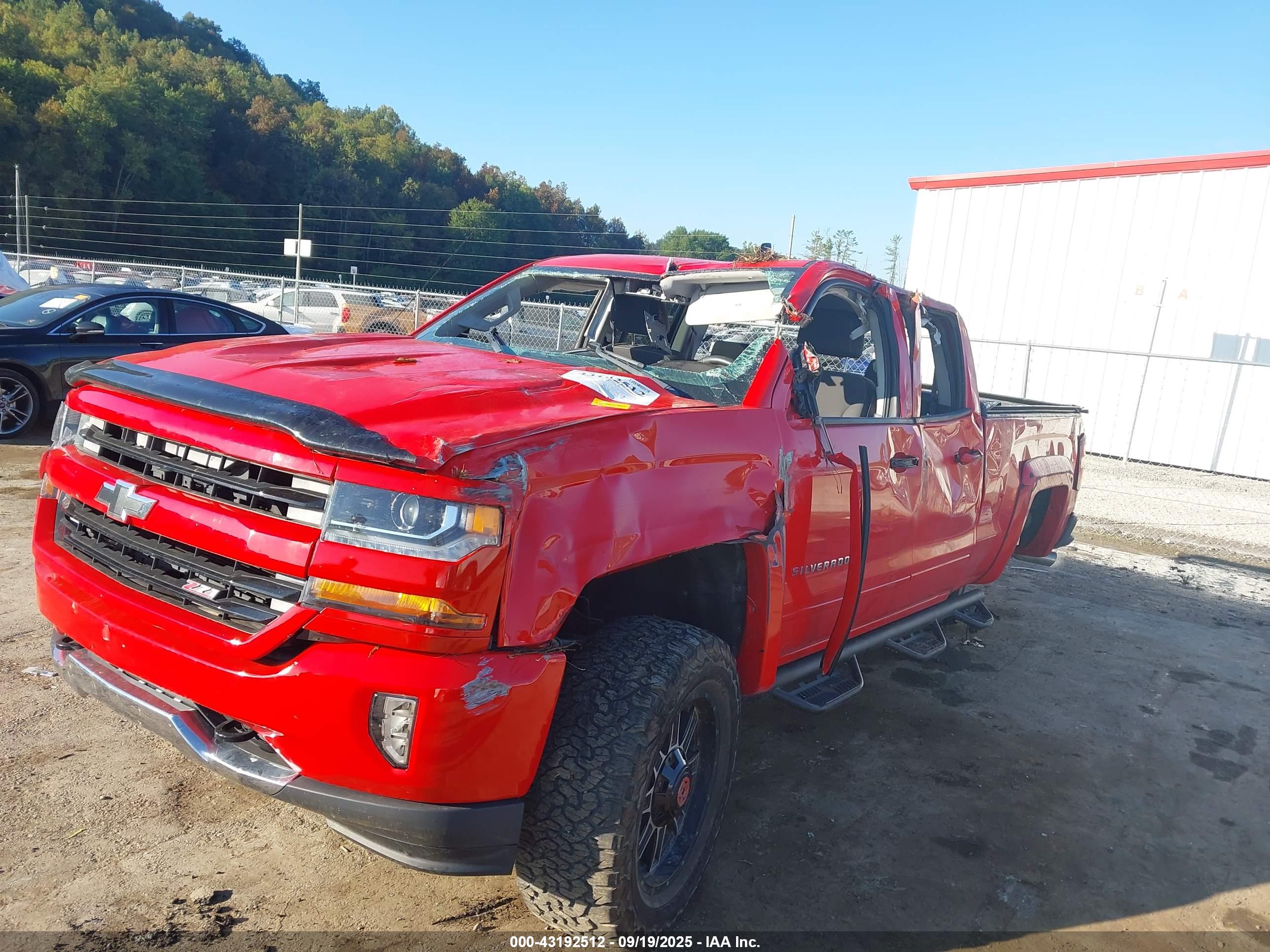 CHEVROLET SILVERADO image 6